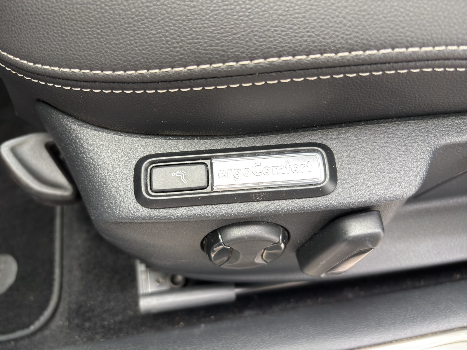 VW Passat Alltrack 2.0 TDI 4Motion DSG mit AHK, Standheizung & Winterräder-image-28