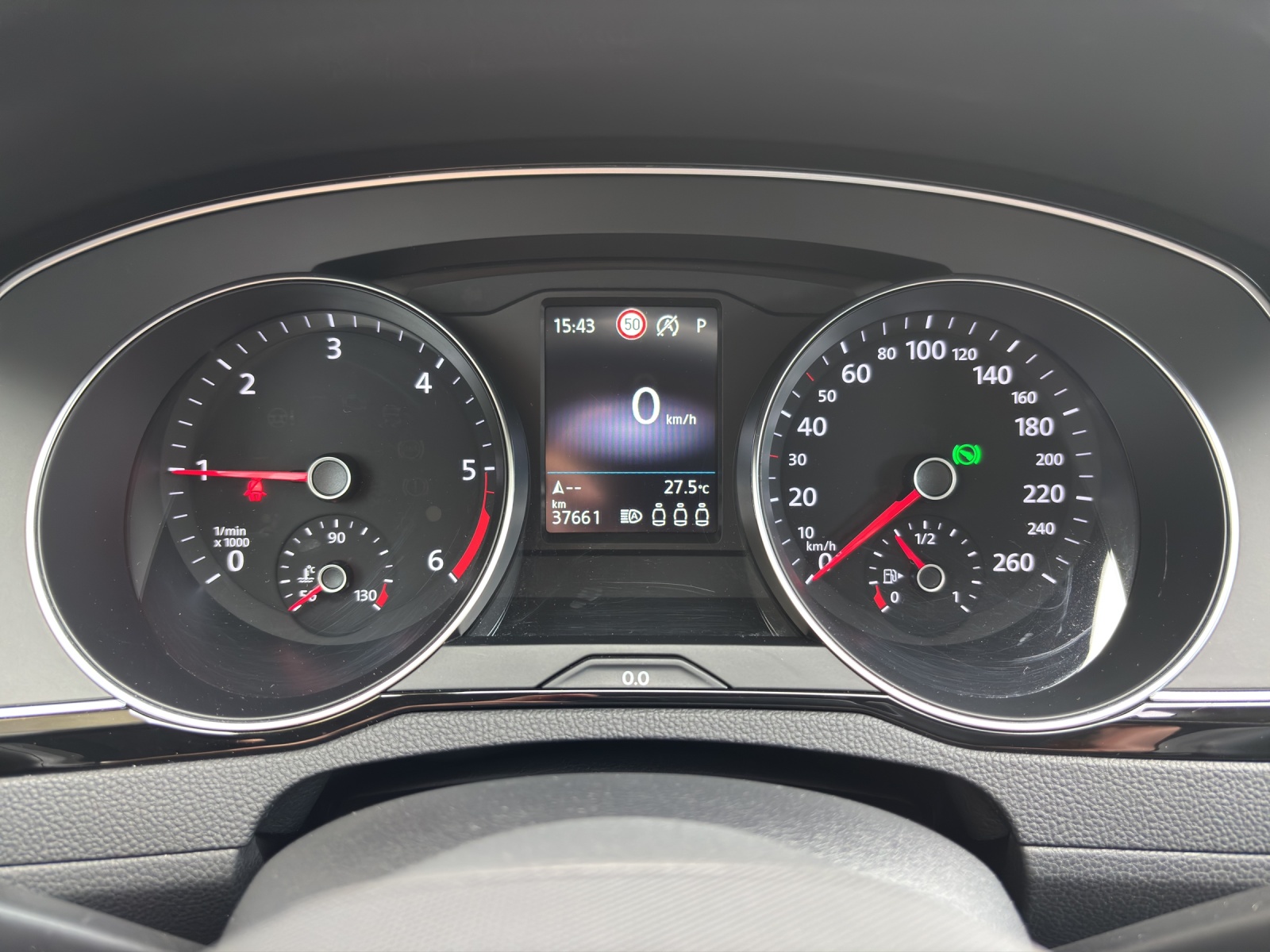 VW Passat Alltrack 2.0 TDI 4Motion DSG mit AHK, Standheizung & Winterräder-image-16