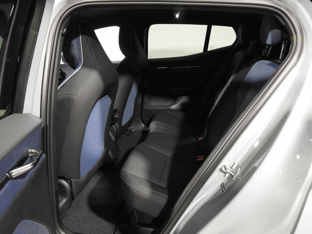 VOLVO EX 30 E60 Plus-image-11