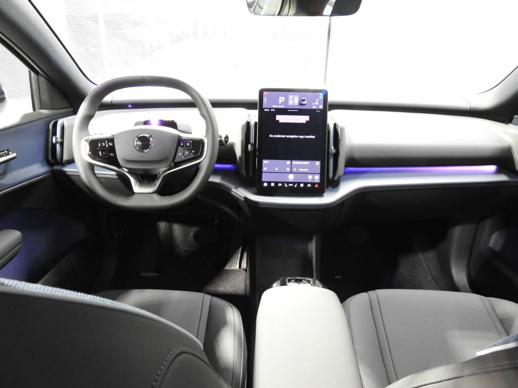 VOLVO EX 30 E60 Plus-image-8