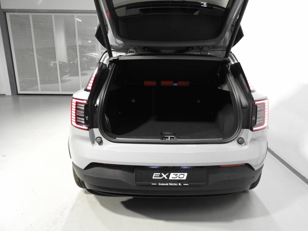 VOLVO EX 30 E60 Plus-image-5