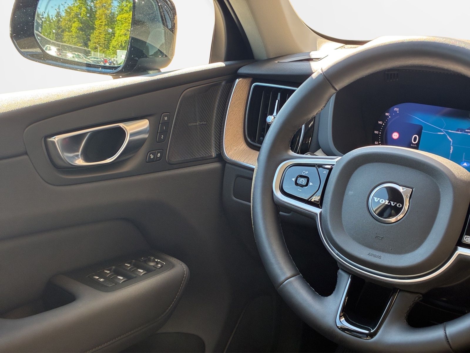 VOLVO XC60 2.0 T8 TE Plus Dark eAWD-image-15