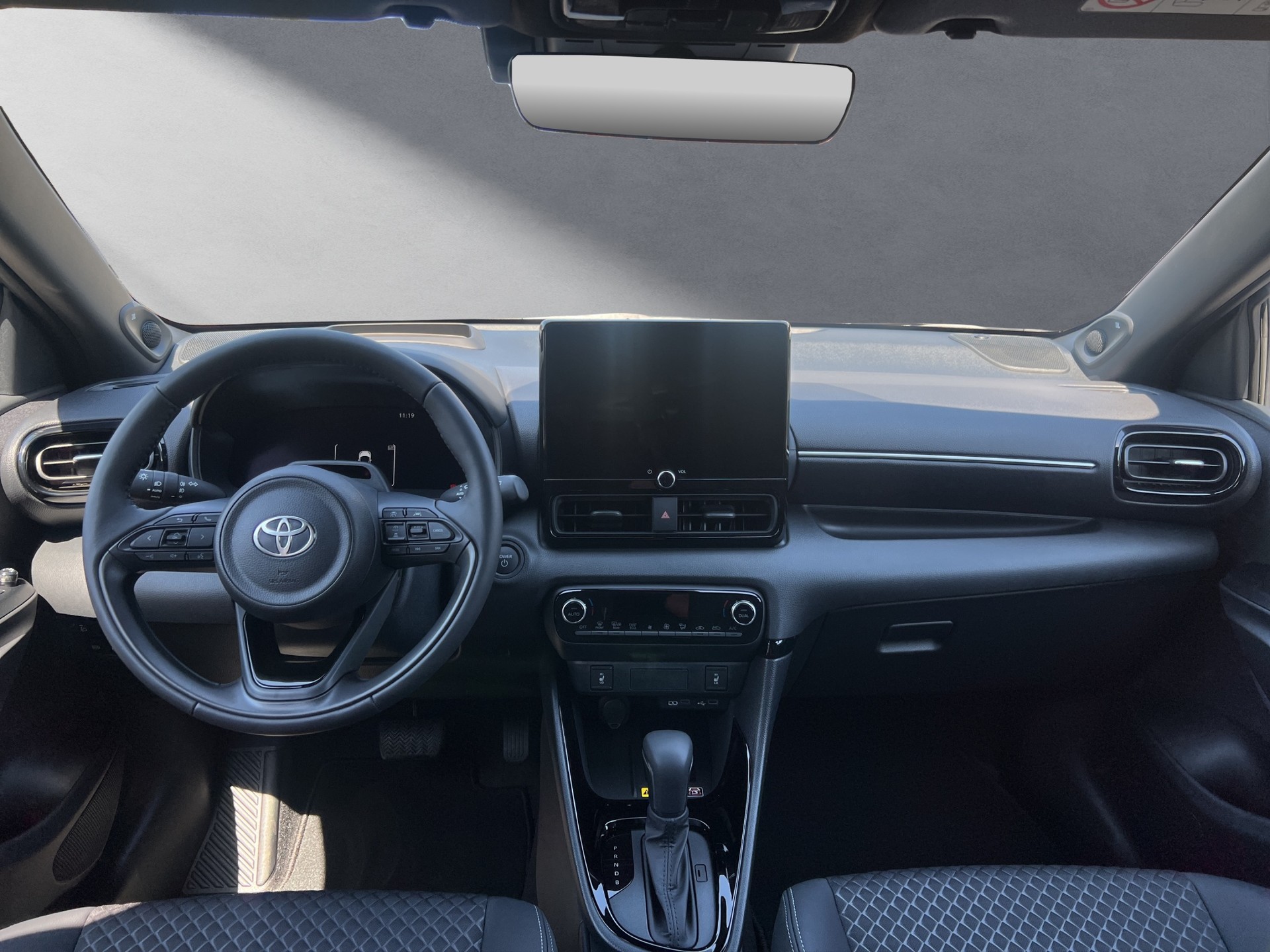 TOYOTA Yaris 1.5 VVT-i HSD Premium-showroom-element-3