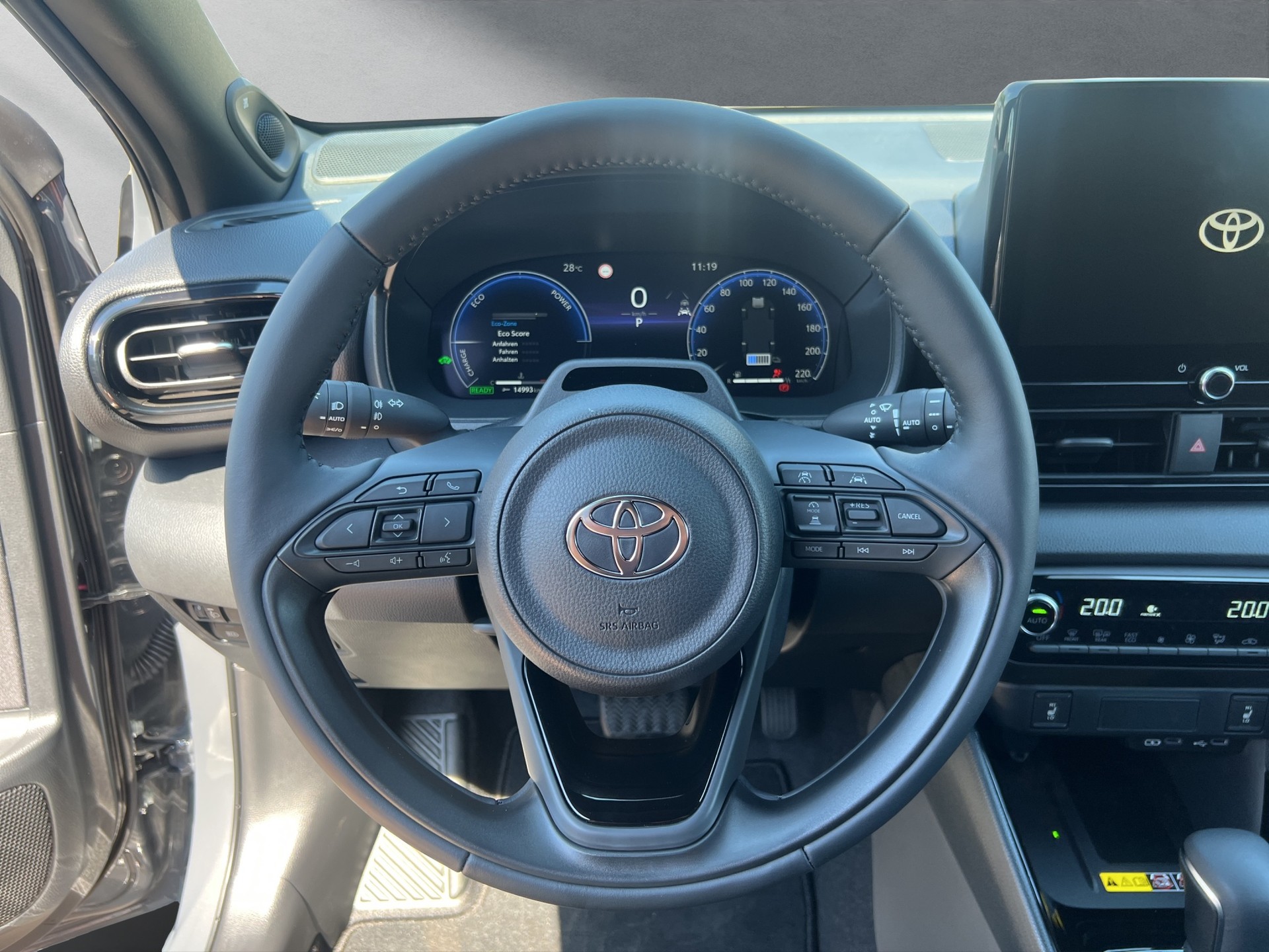 TOYOTA Yaris 1.5 VVT-i HSD Premium-image-4