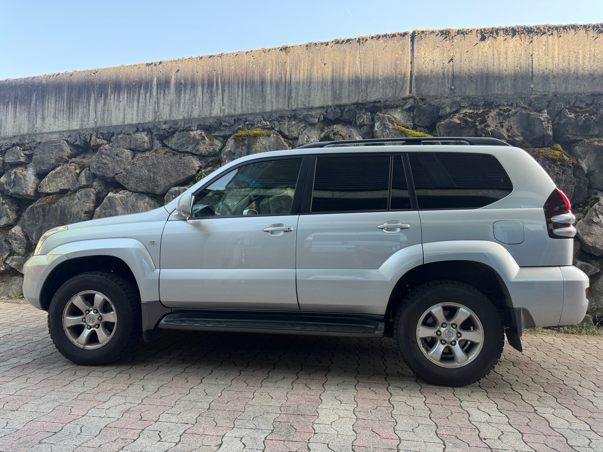 TOYOTA Land Cruiser 3.0 TD Linea Sol Executive-image-4
