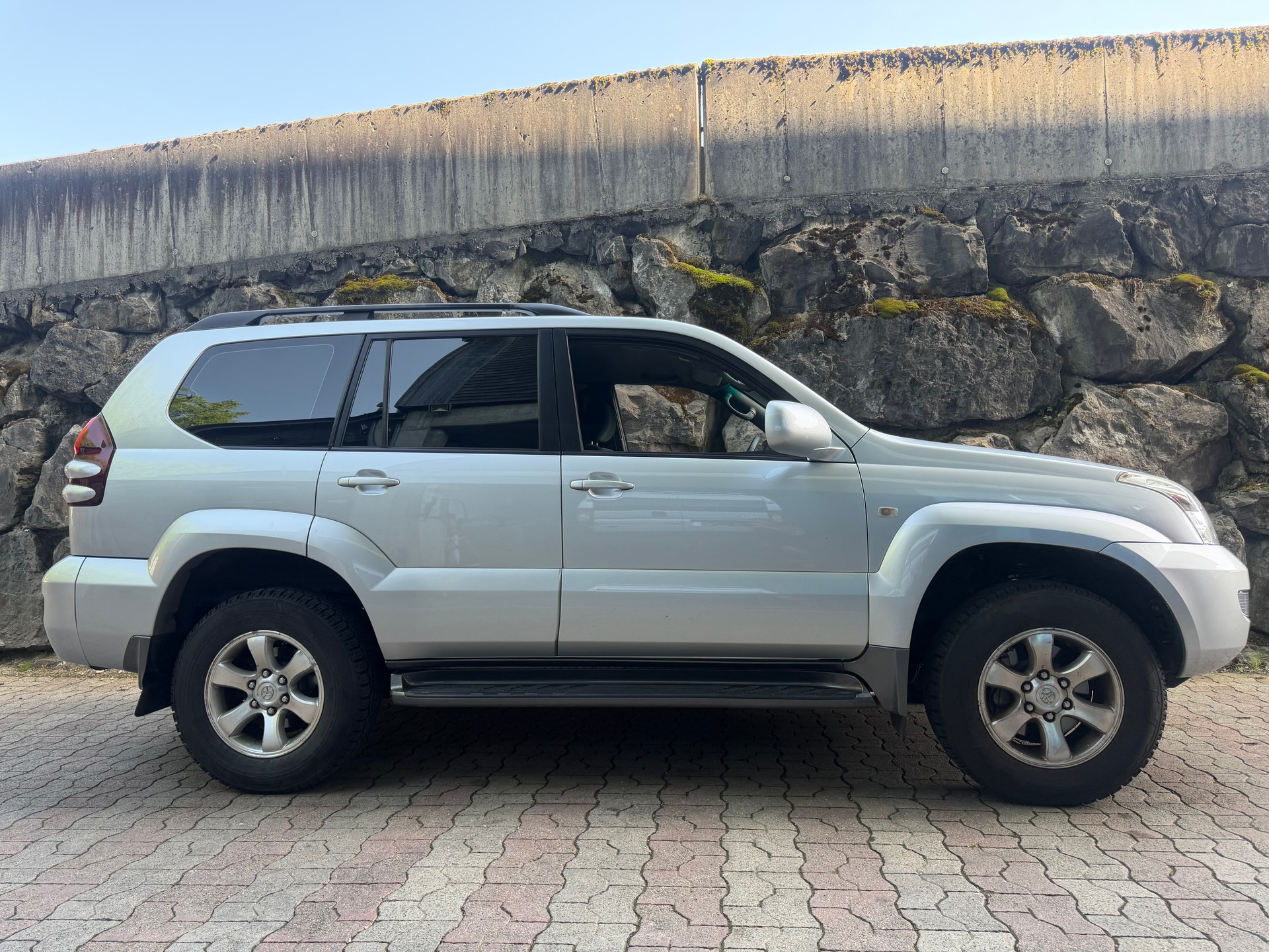 TOYOTA Land Cruiser 3.0 TD Linea Sol Executive-image-5