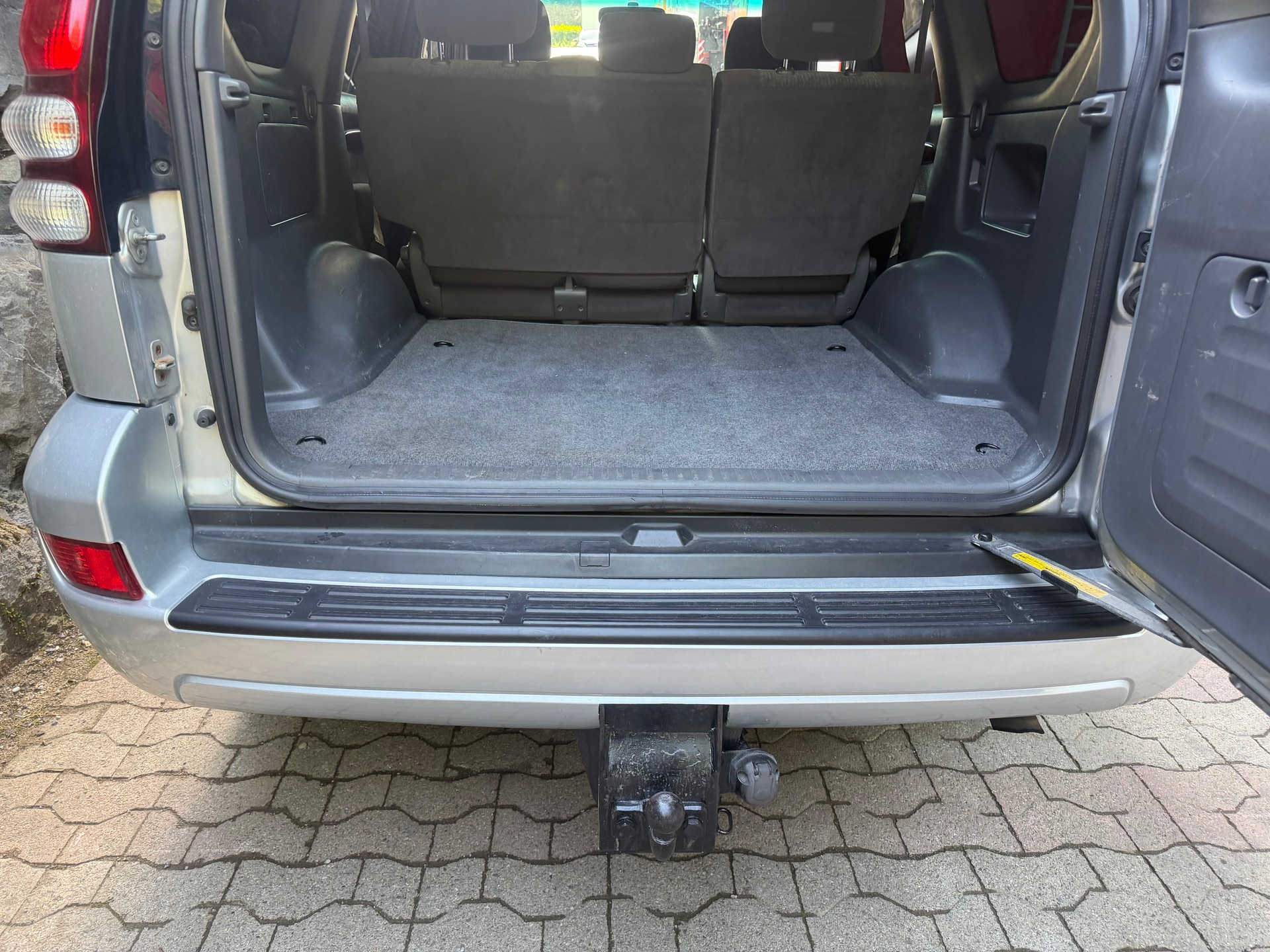 TOYOTA Land Cruiser 3.0 TD Linea Sol Executive-image-11