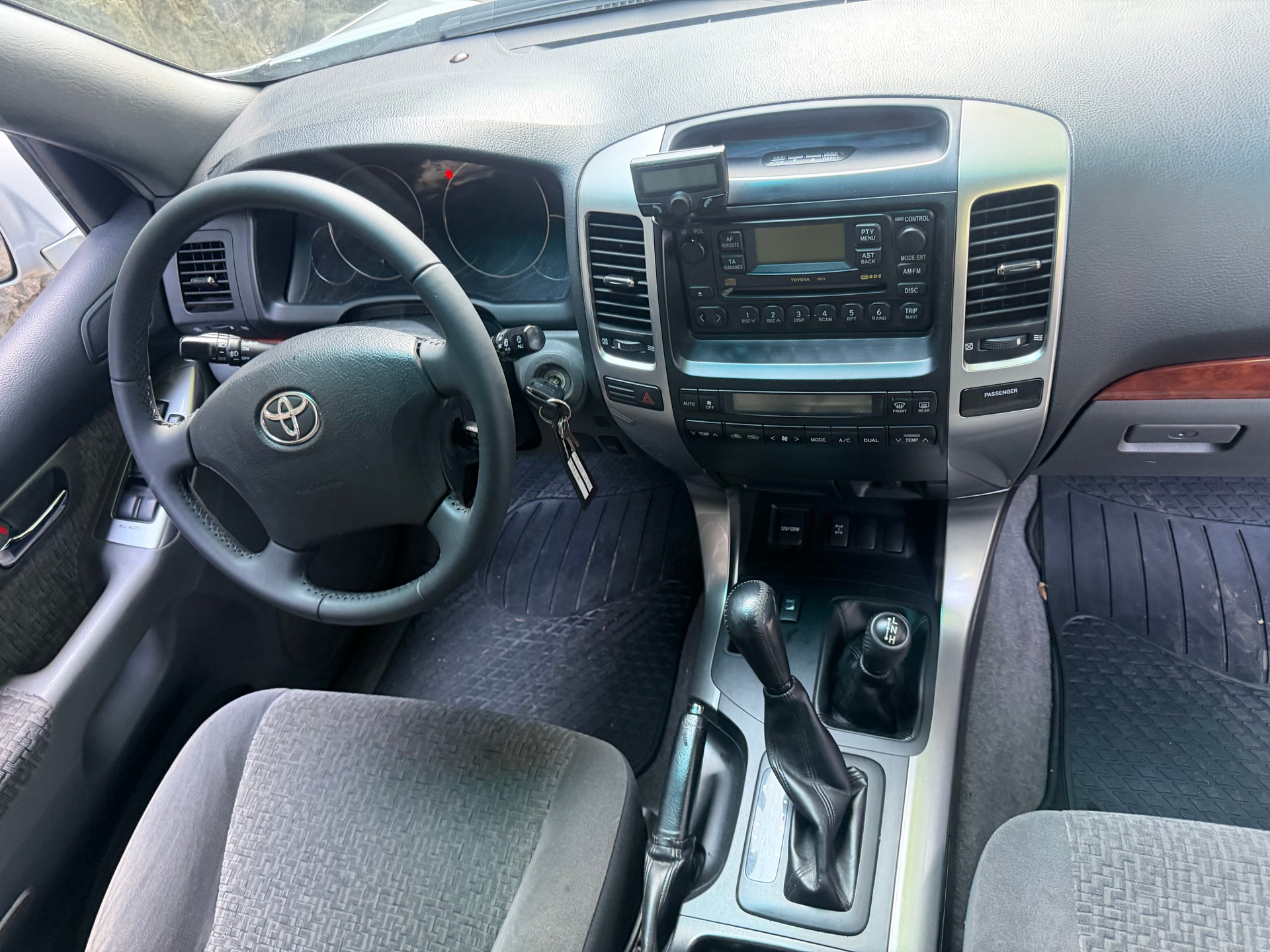 TOYOTA Land Cruiser 3.0 TD Linea Sol Executive-image-8