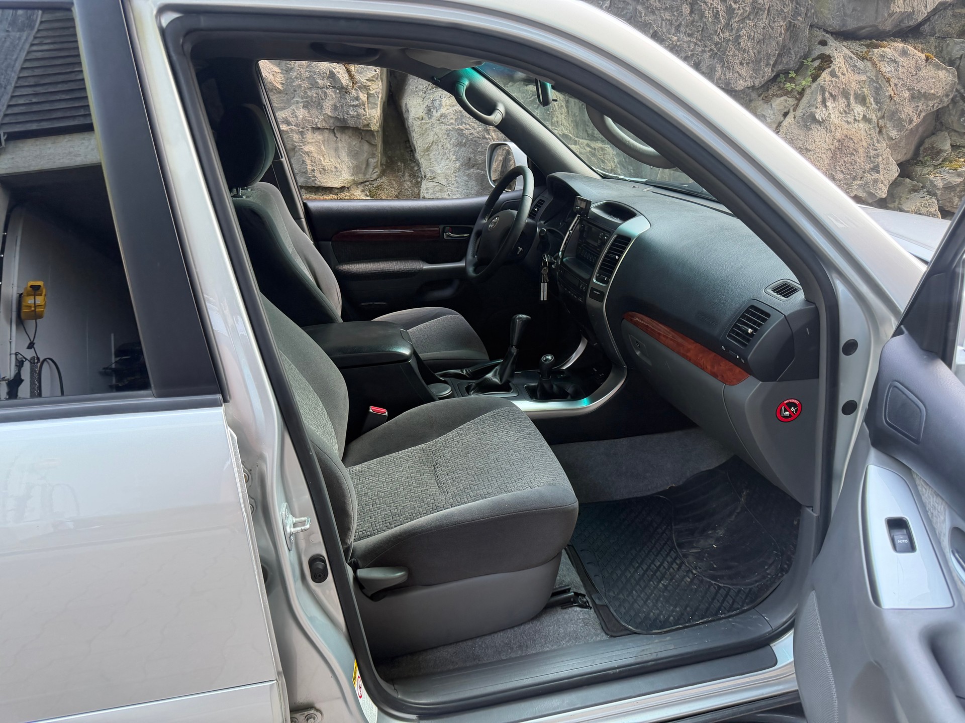 TOYOTA Land Cruiser 3.0 TD Linea Sol Executive-image-7