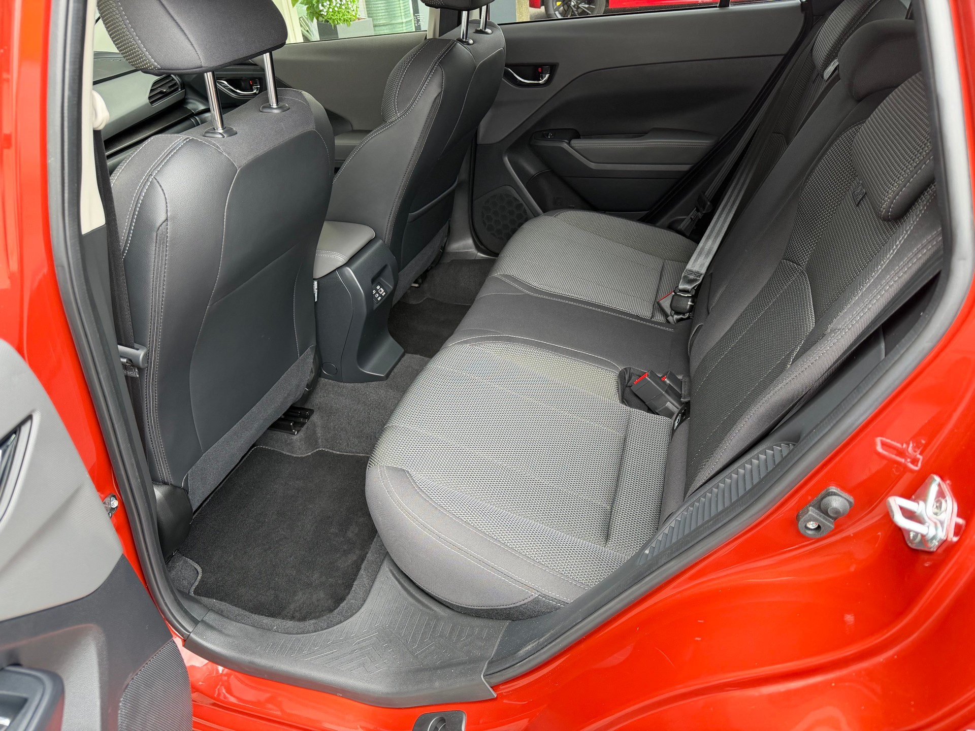 SUBARU Crosstrek 2.0 e-Boxer Swiss Plus AWD Lineartronic-image-7