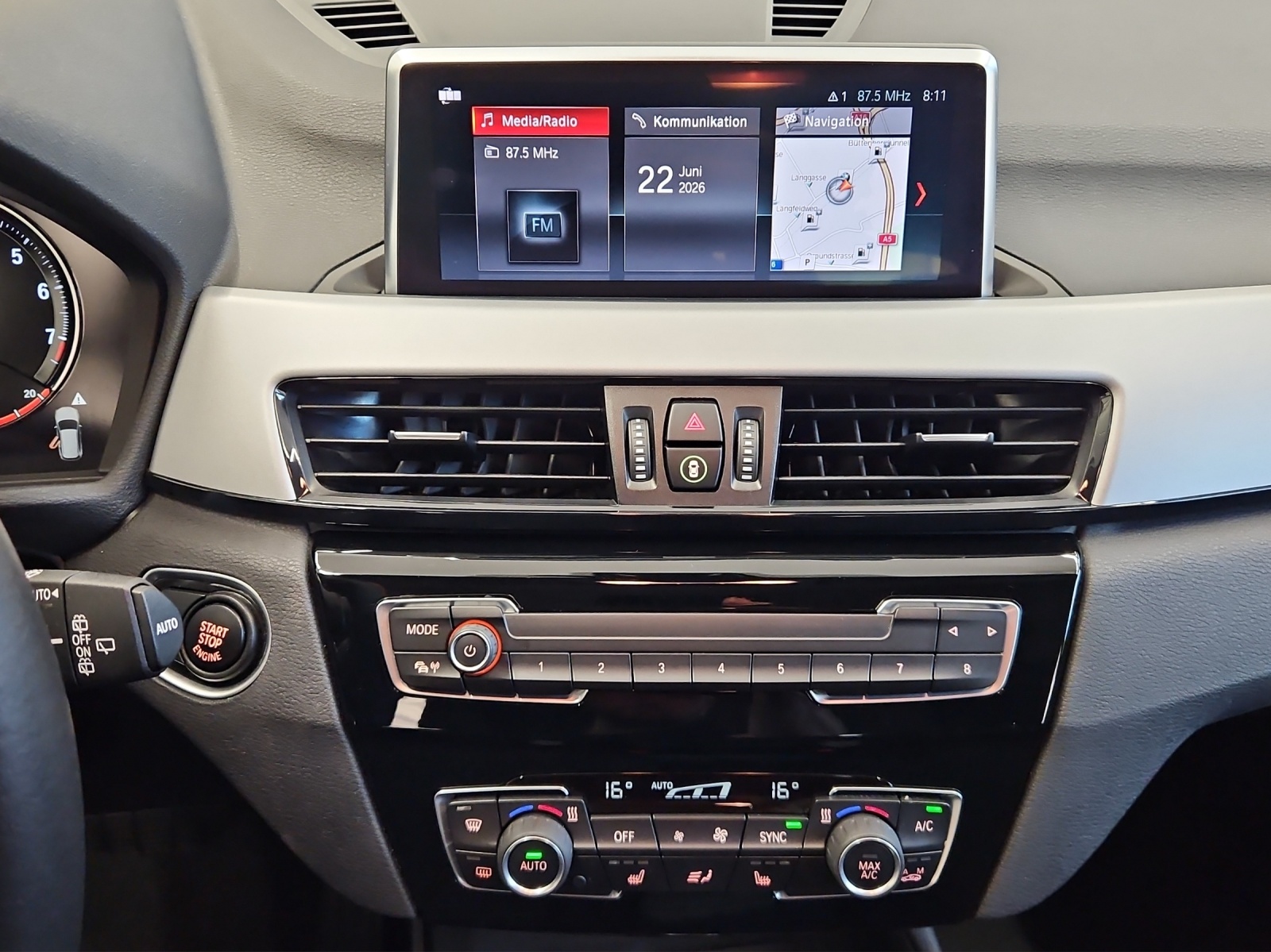 BMW X1 sDrive 18i-image-12