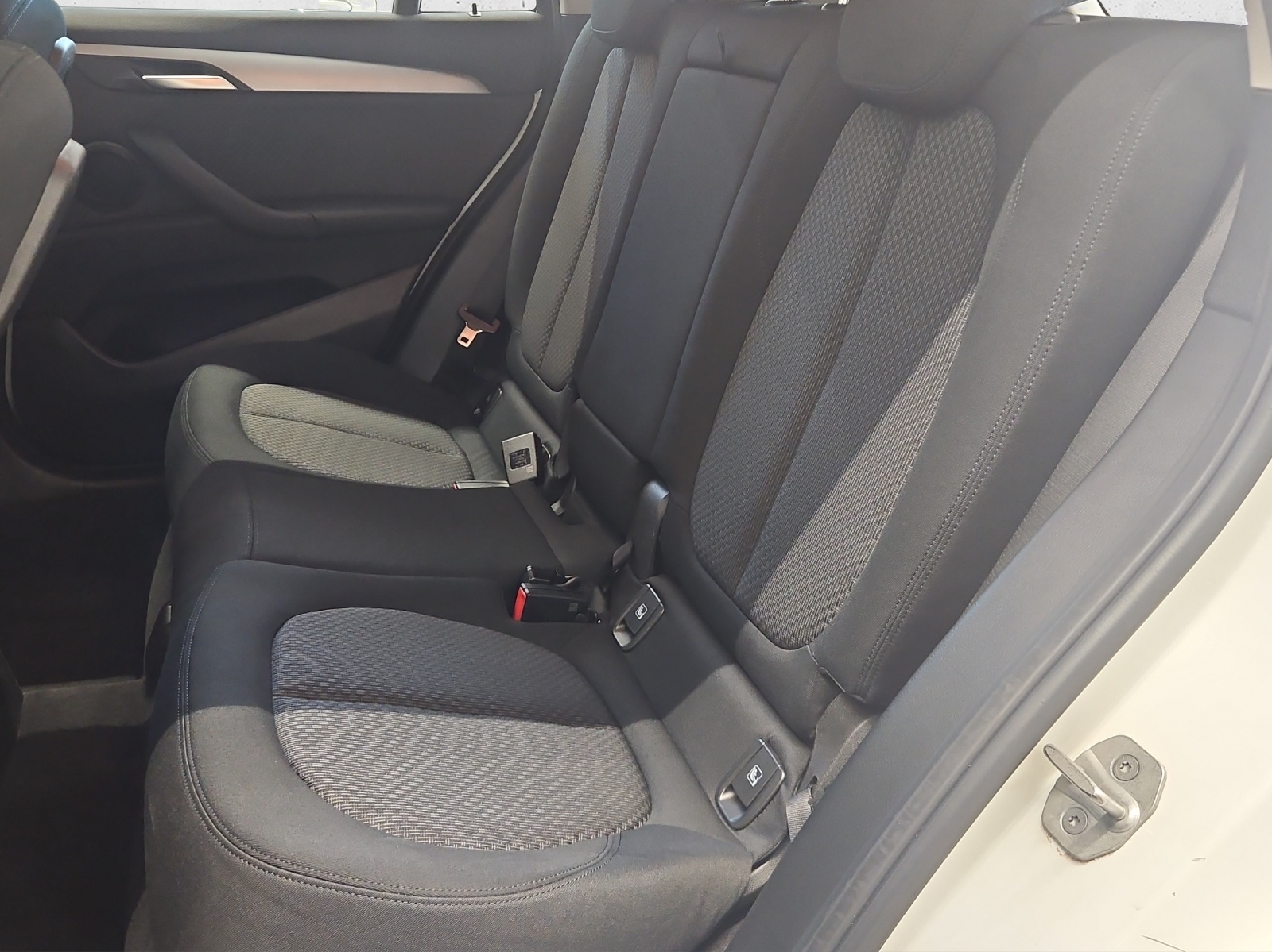 BMW X1 sDrive 18i-image-10