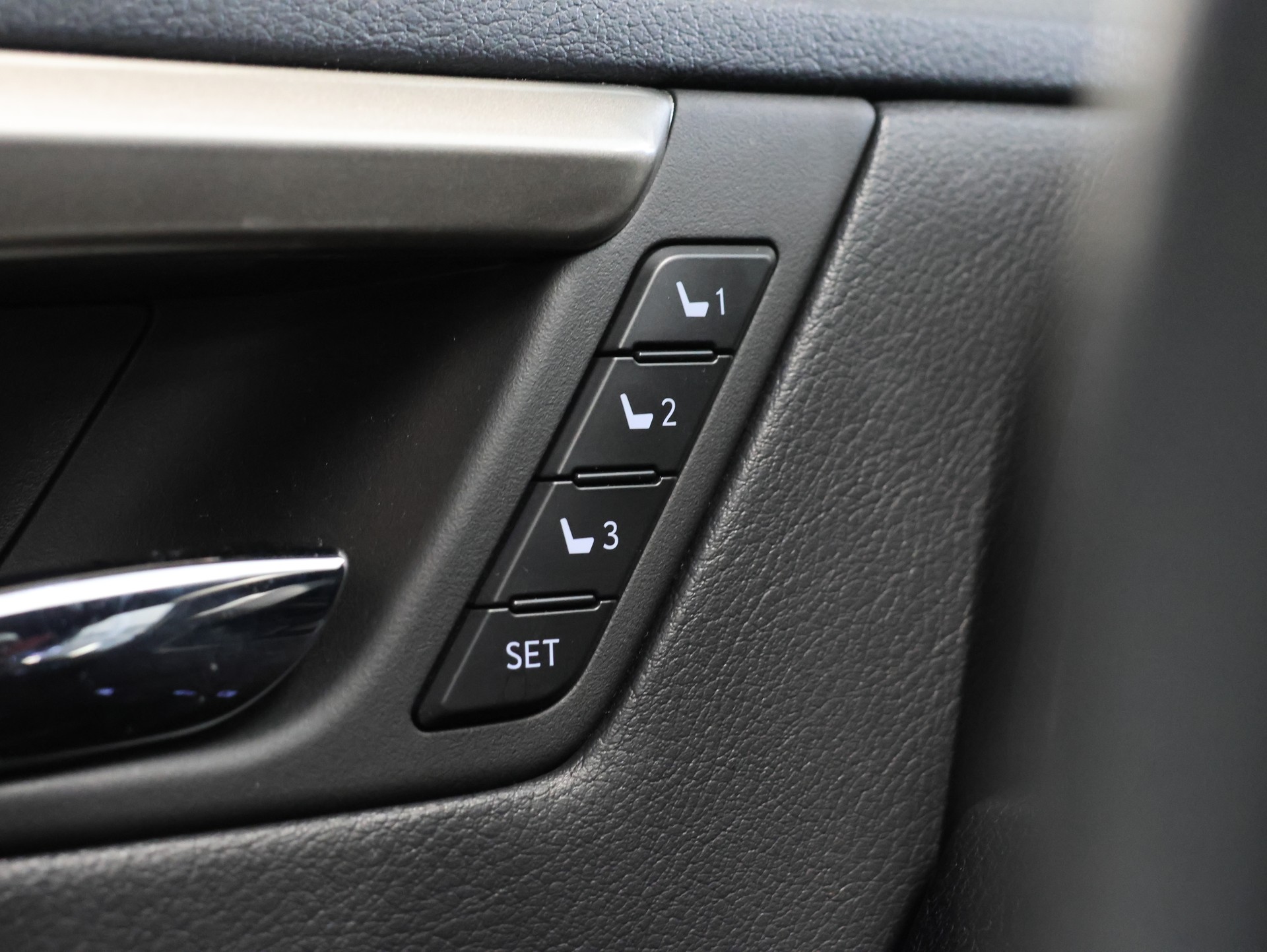 LEXUS RX 450h Diamond comfort AWD CVT *Lexus Analoguhr* Rückfahrkamera* *Sitzheizung*-image-26