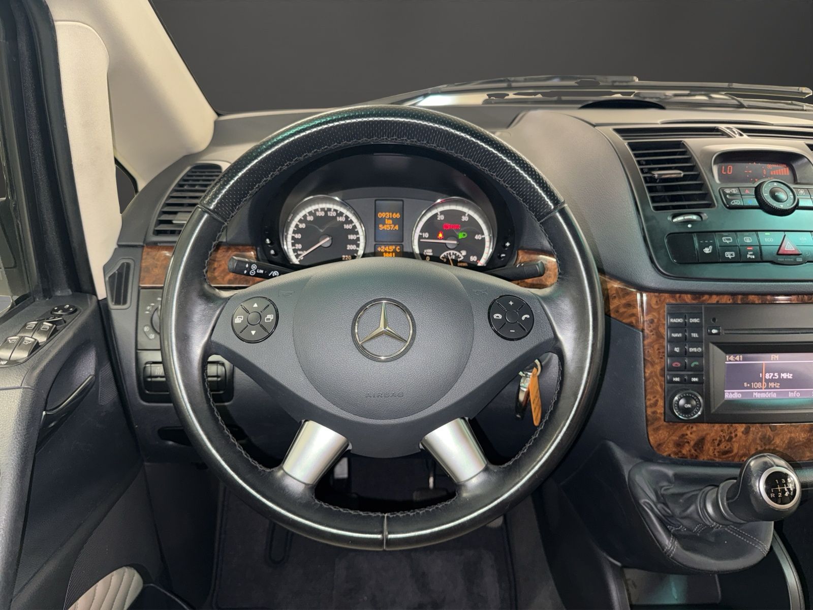 MERCEDES-BENZ Viano 2.2 CDI Blue Efficiency Ambiente-image-15