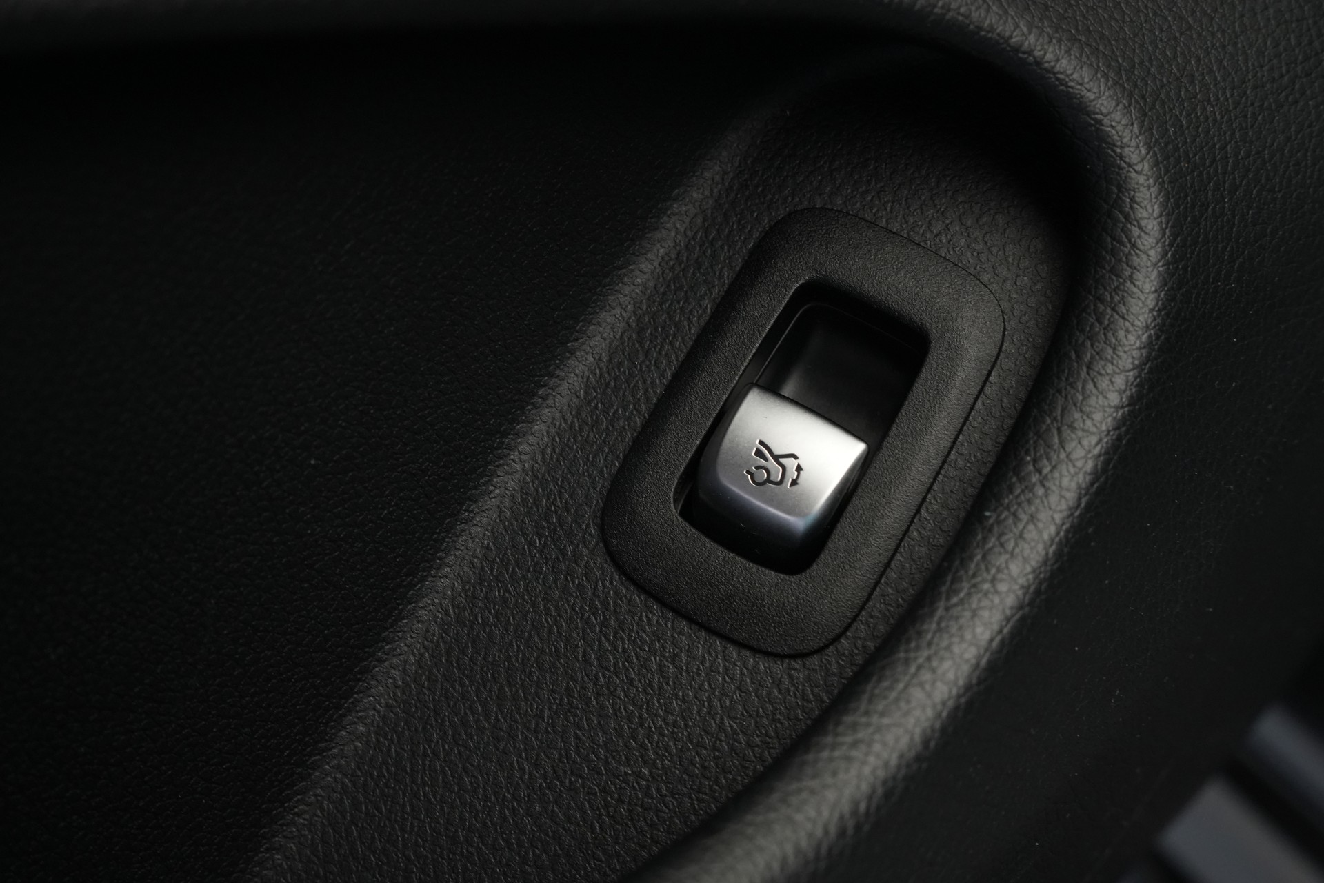 MERCEDES-BENZ C 43 AMG 4Matic 9G-tronic *CH-Fahrzeug* *Performance Sitze* *Burmester*-image-17