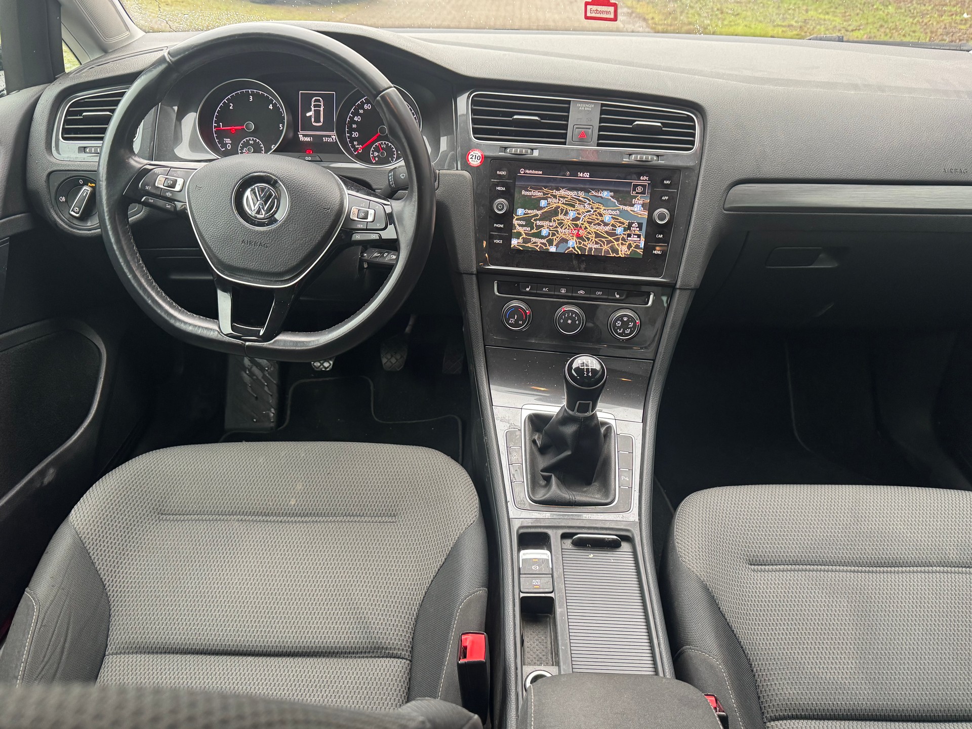 VW Golf 1.6 TDI Comfortline Swiss Line Limited-image-6