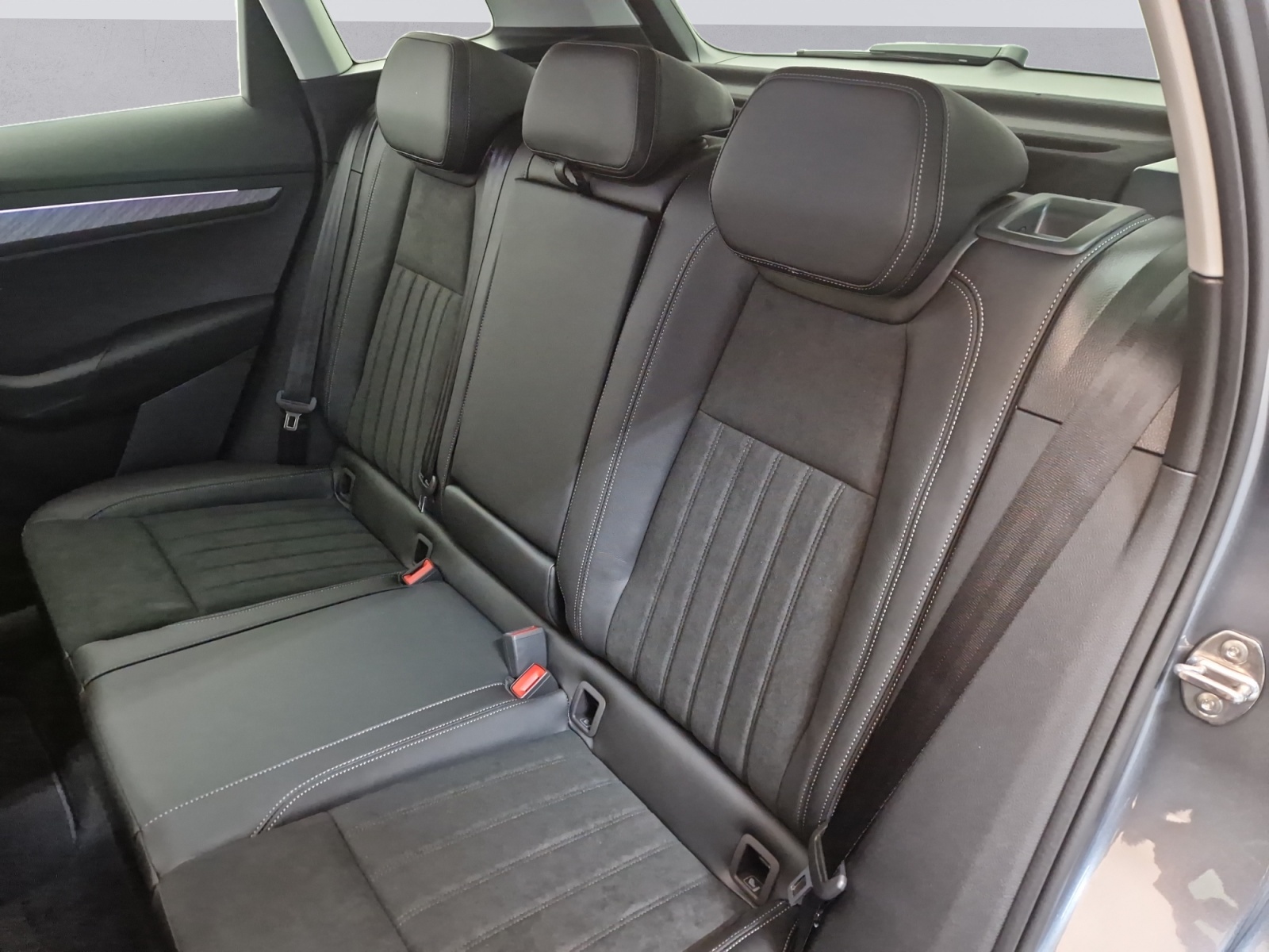 SKODA Karoq 1.5 TSI Dynamic DSG-image-12