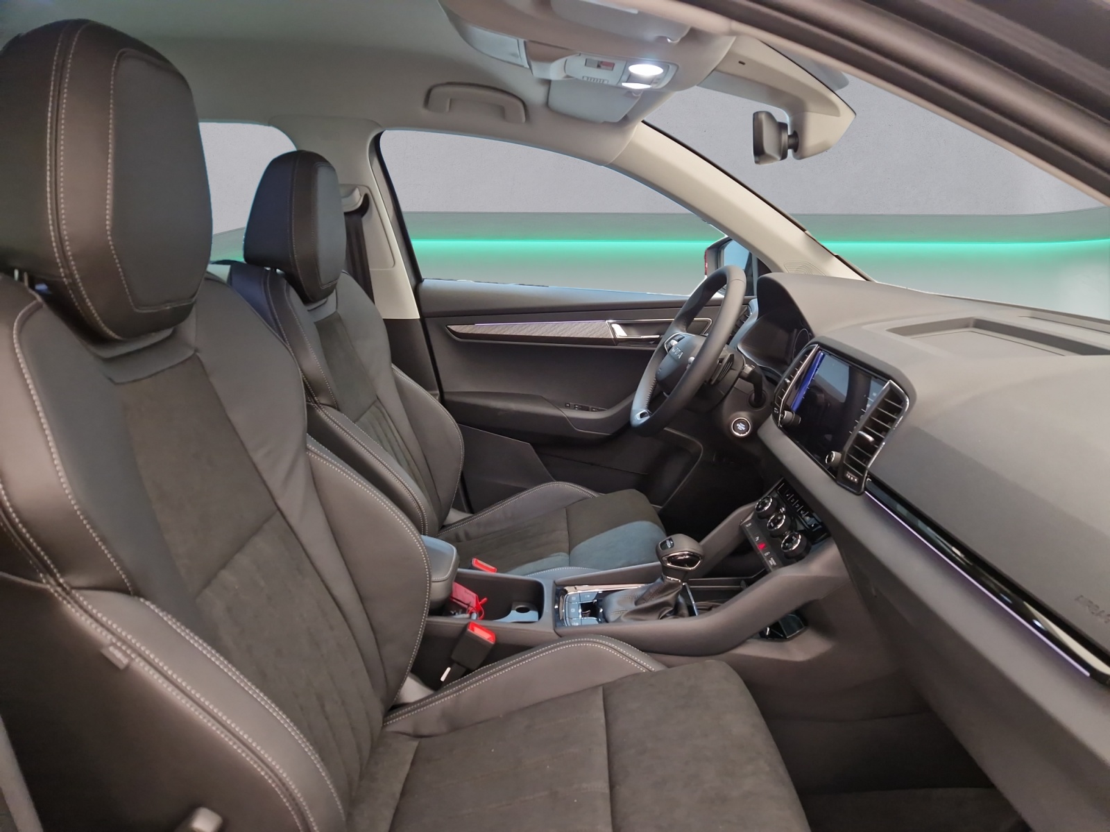 SKODA Karoq 1.5 TSI Dynamic DSG-image-11