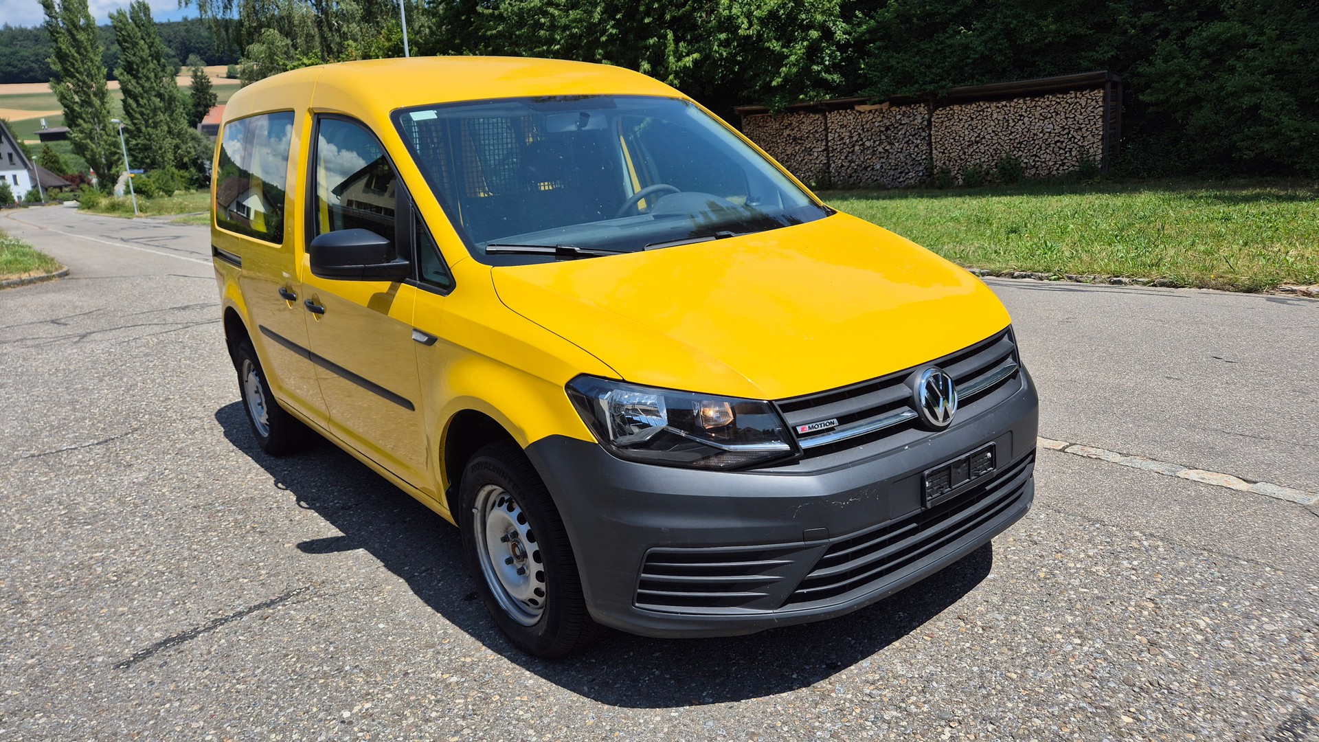 VW Caddy 2.0TDI 4Motion BlueMotion Technology-image-5