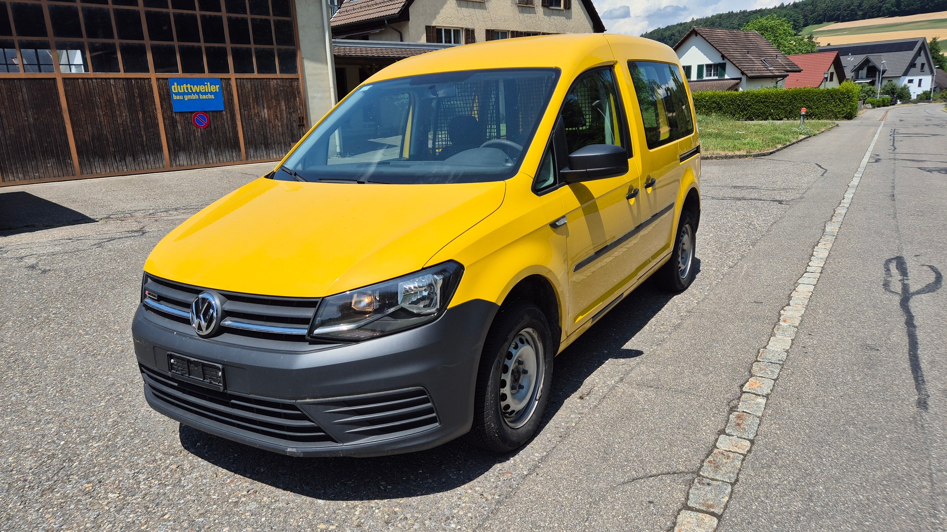 VW Caddy 2.0TDI 4Motion BlueMotion Technology-image-0
