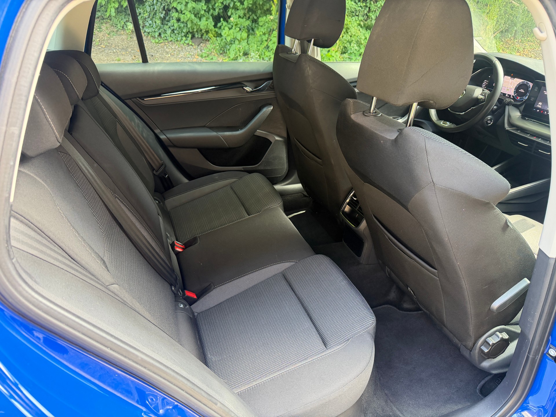 SKODA Octavia Combi 2.0 TDI DSG Ambition-image-10