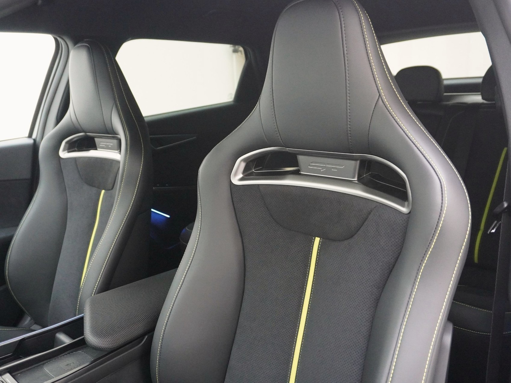 KIA EV6 84 kWh GT 4x4-image-13