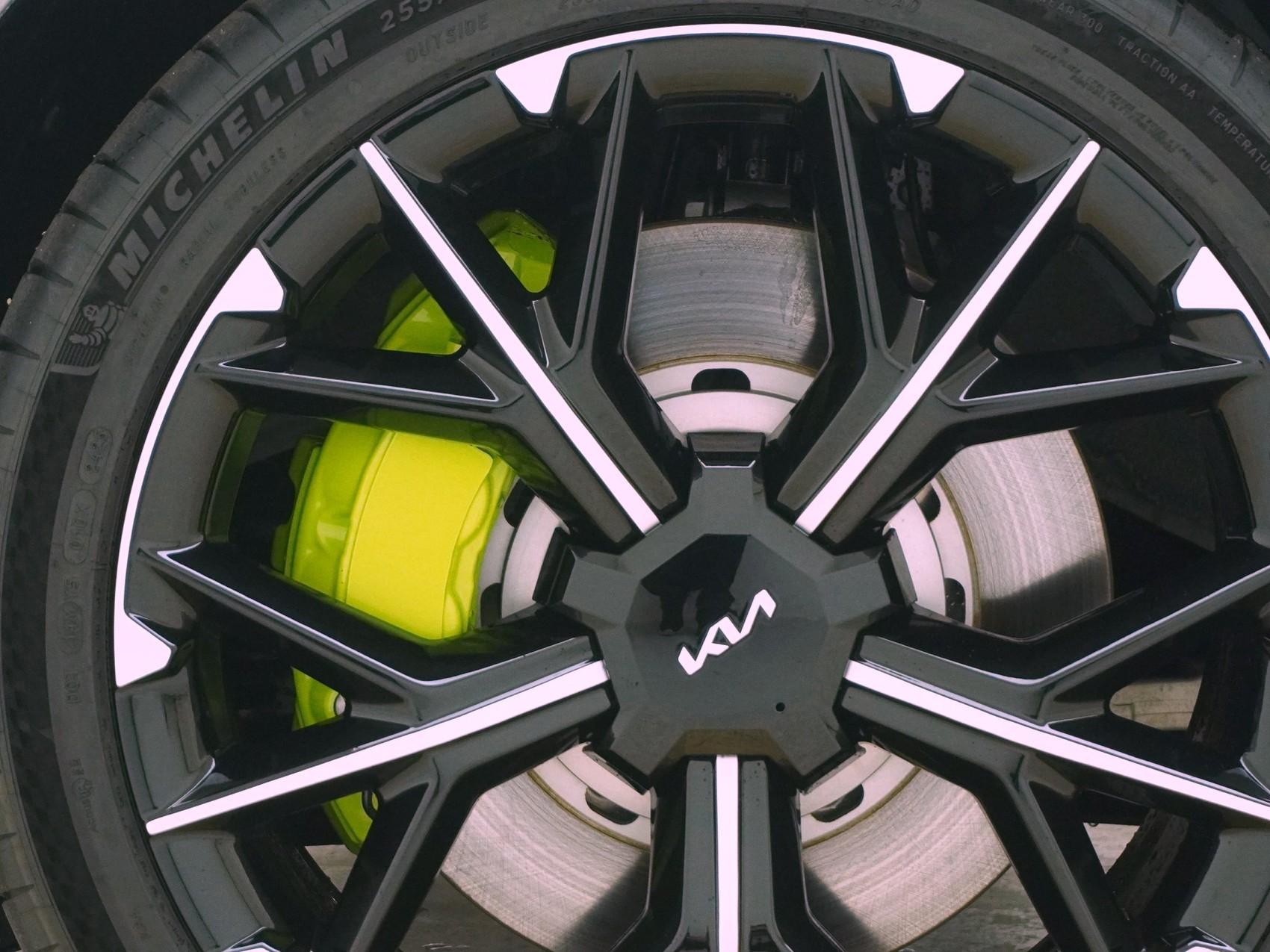 KIA EV6 84 kWh GT 4x4-image-9