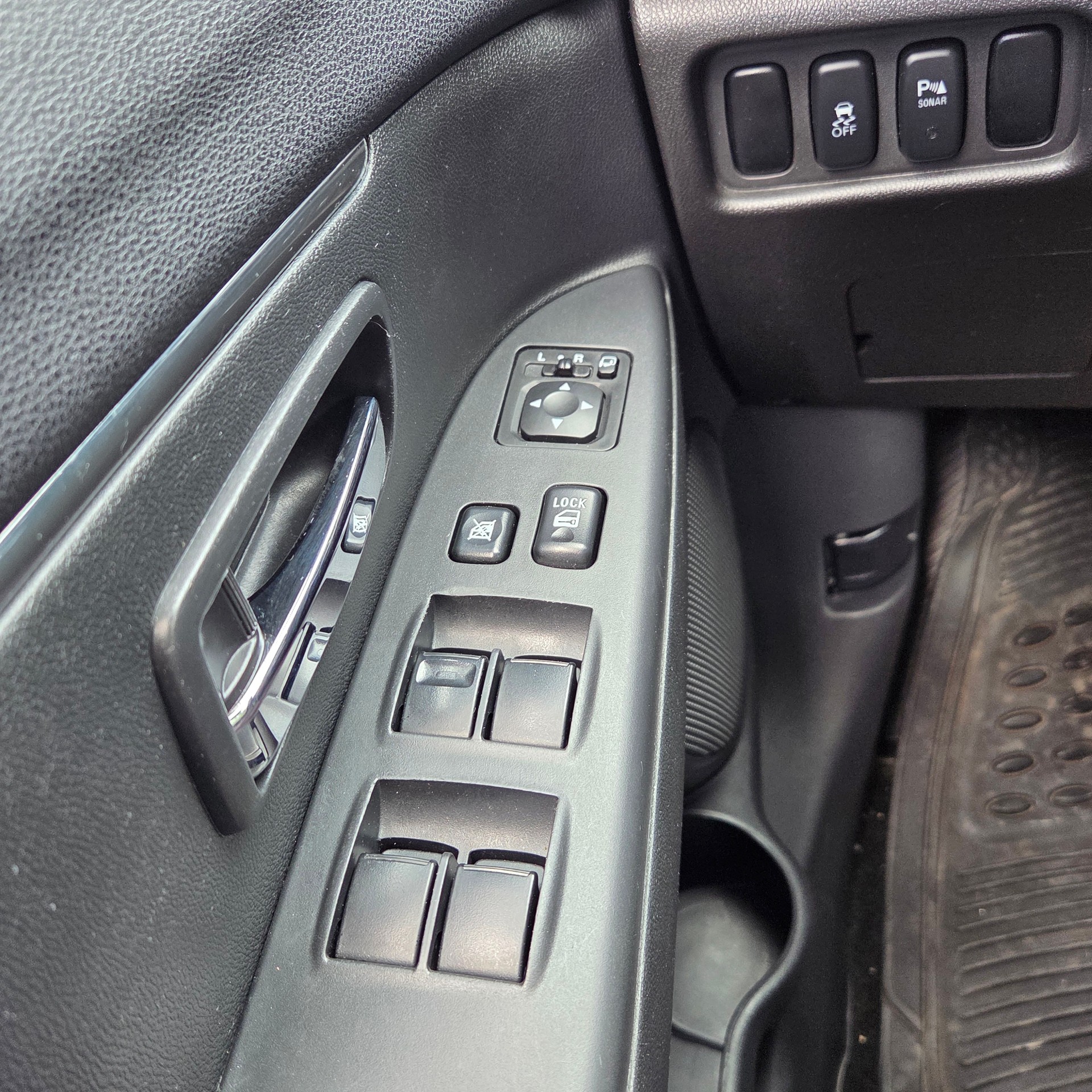 MITSUBISHI ASX 2.2 DID Style 4WD Automatic-image-14