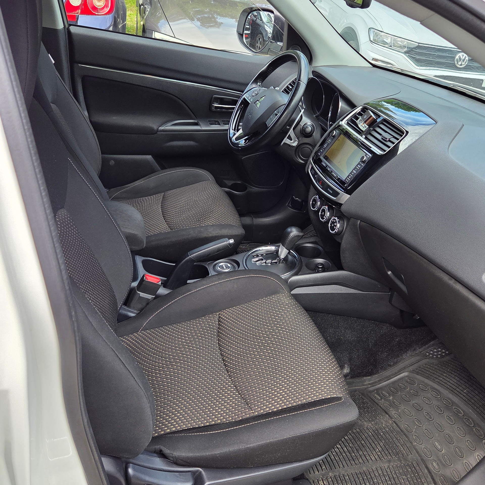 MITSUBISHI ASX 2.2 DID Style 4WD Automatic-image-8
