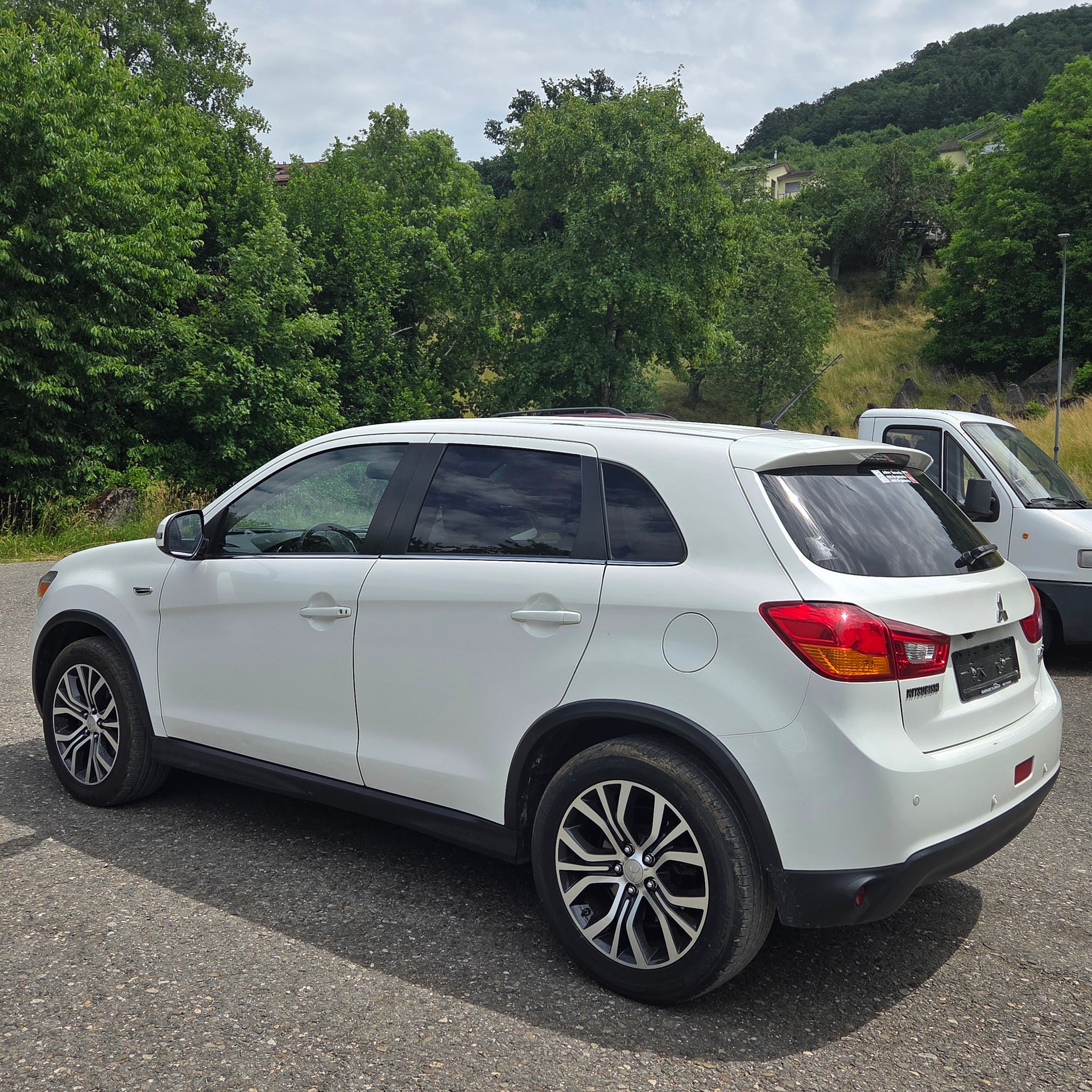 MITSUBISHI ASX 2.2 DID Style 4WD Automatic-image-3