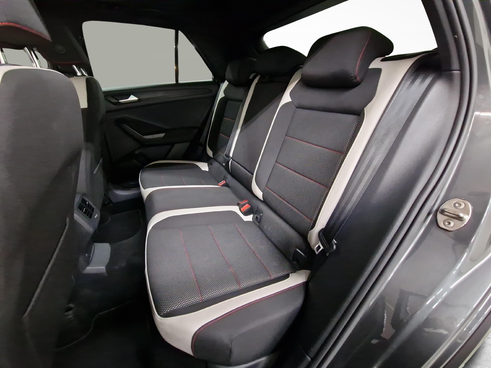 VW T-Roc 2.0 TSI Sport DSG 4motion-image-9