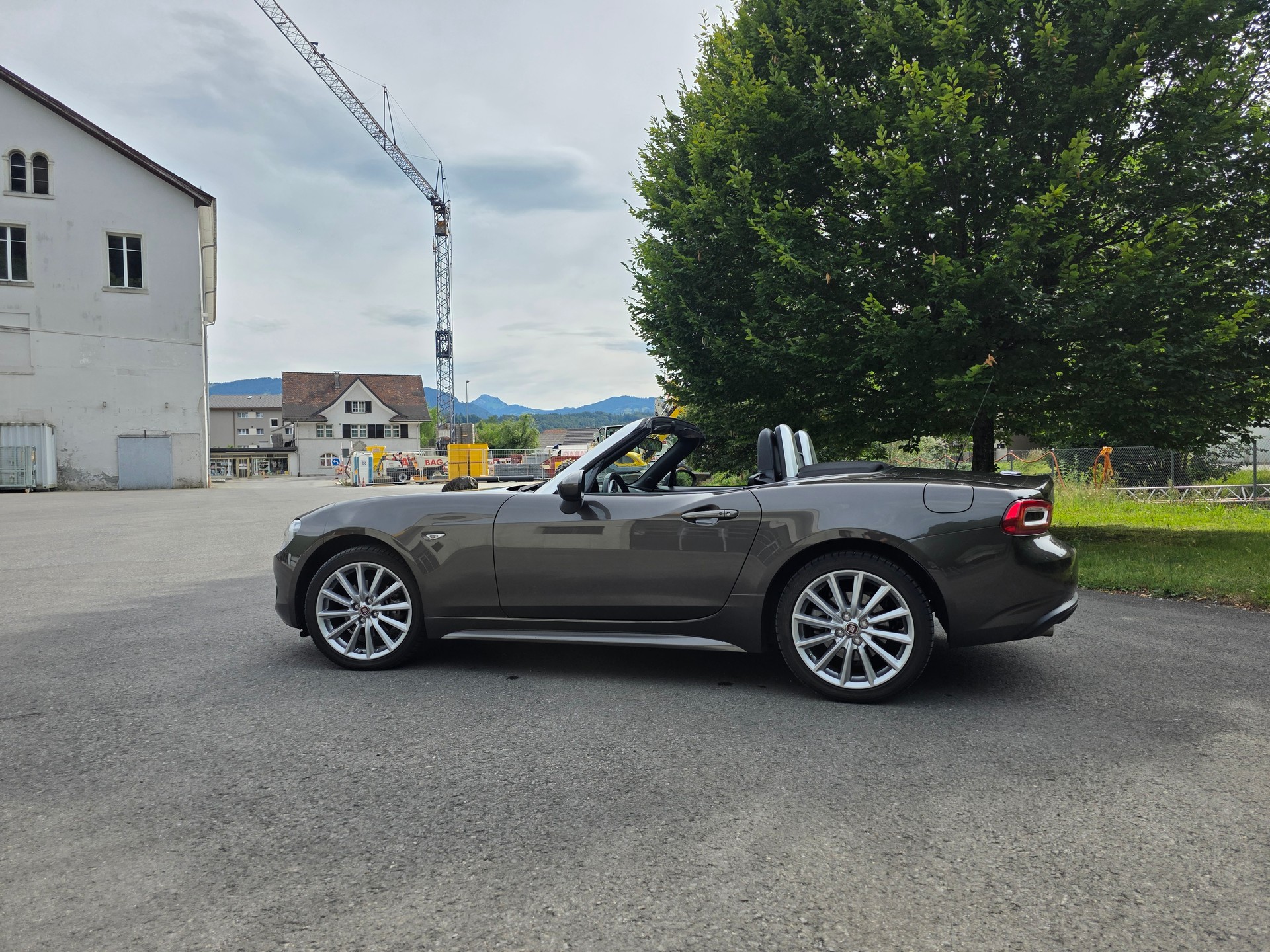 FIAT 124 Spider 1.4 TB Swiss Launch Edition-image-15