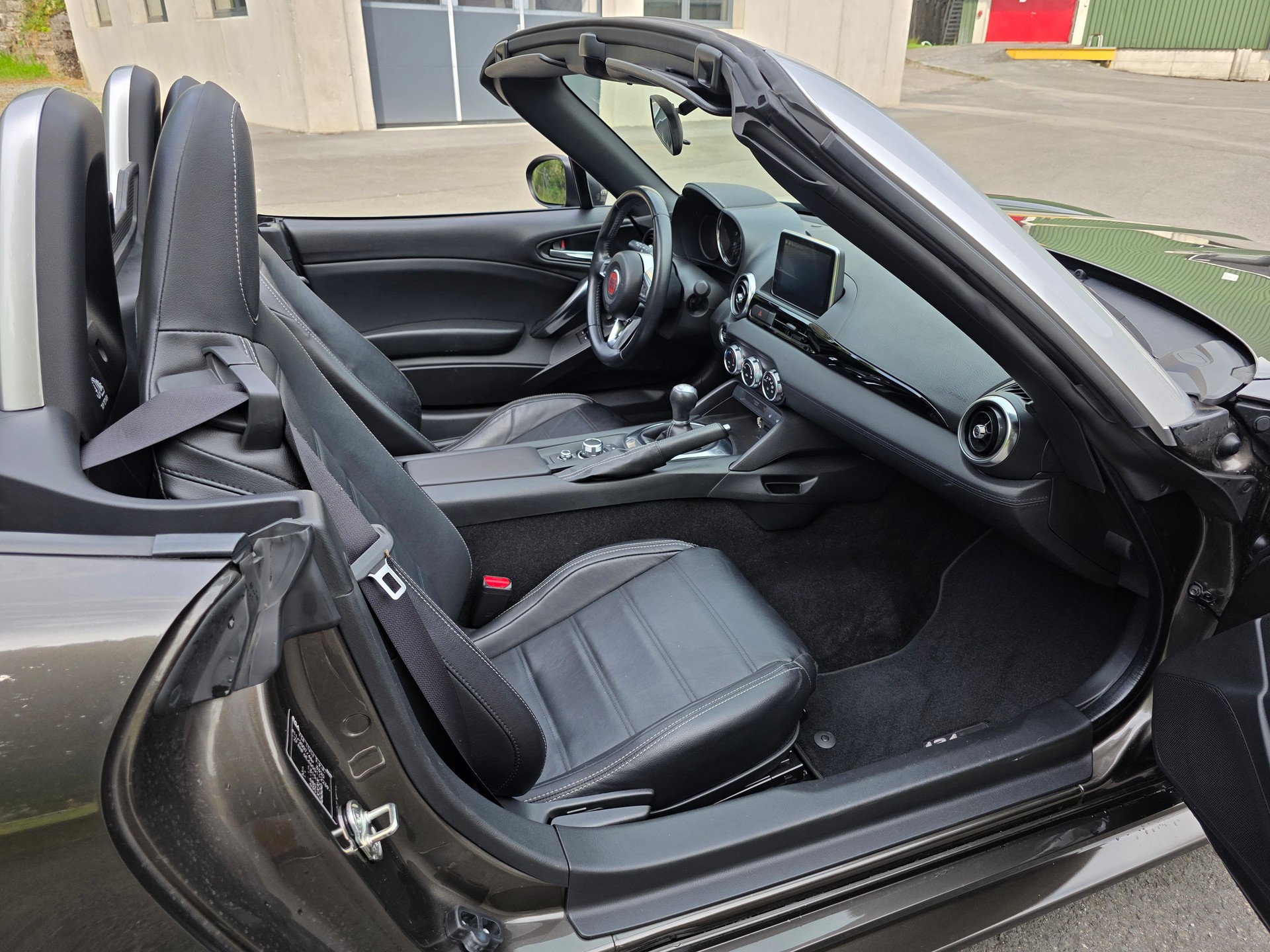 FIAT 124 Spider 1.4 TB Swiss Launch Edition-image-28