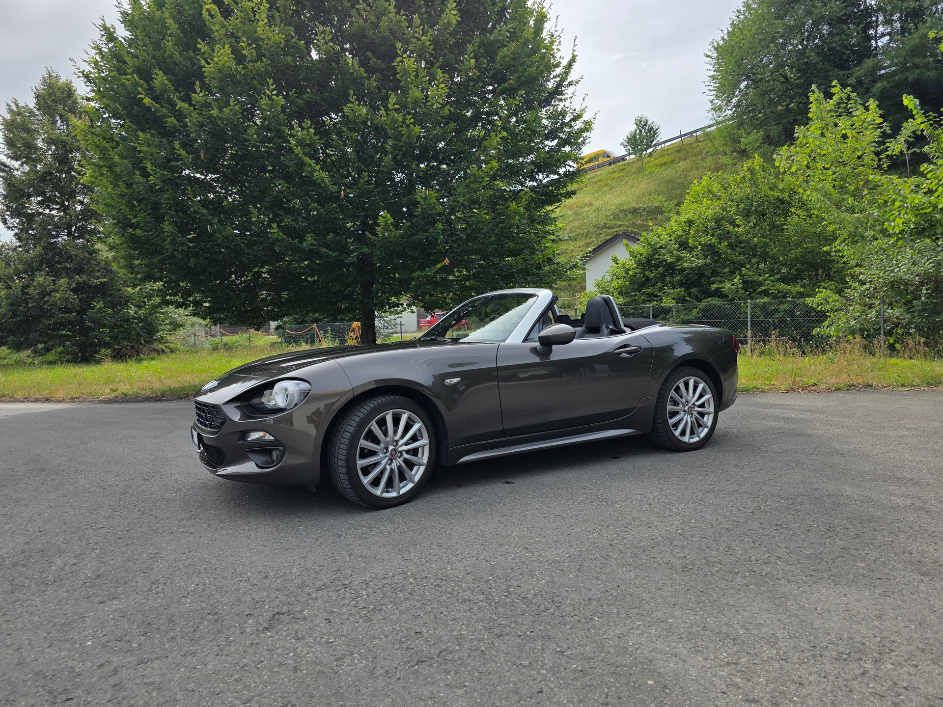 FIAT 124 Spider 1.4 TB Swiss Launch Edition-image-9