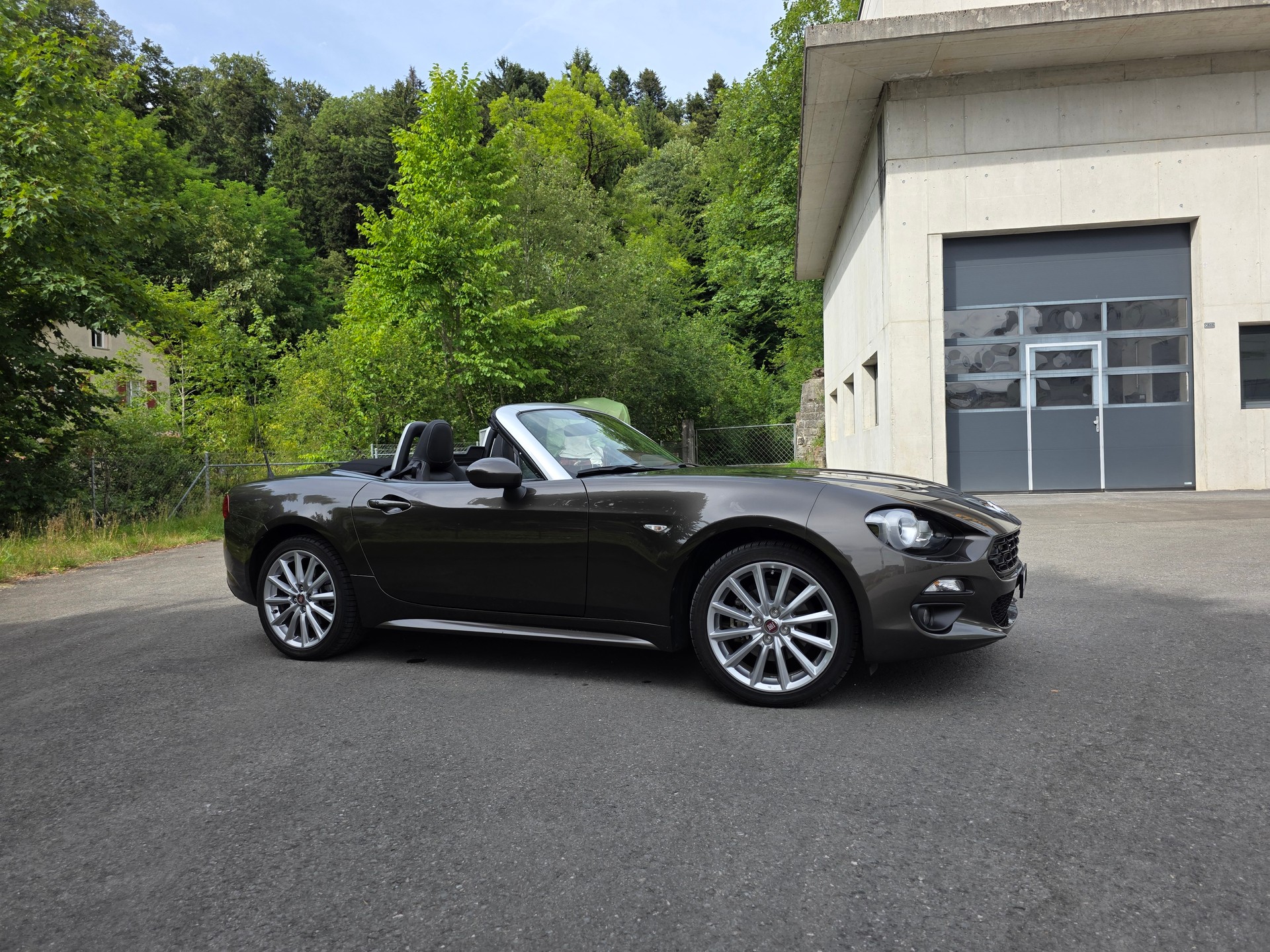 FIAT 124 Spider 1.4 TB Swiss Launch Edition-image-7