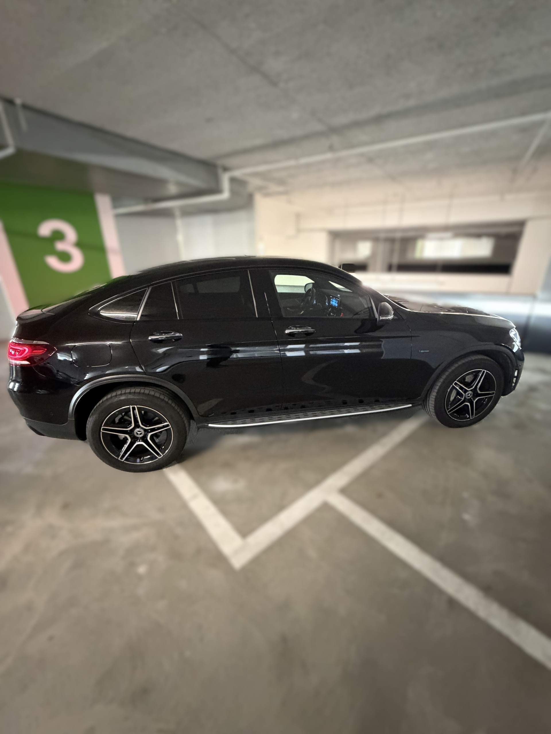 MERCEDES-BENZ GLC 300 e AMG Line 4m-image-17