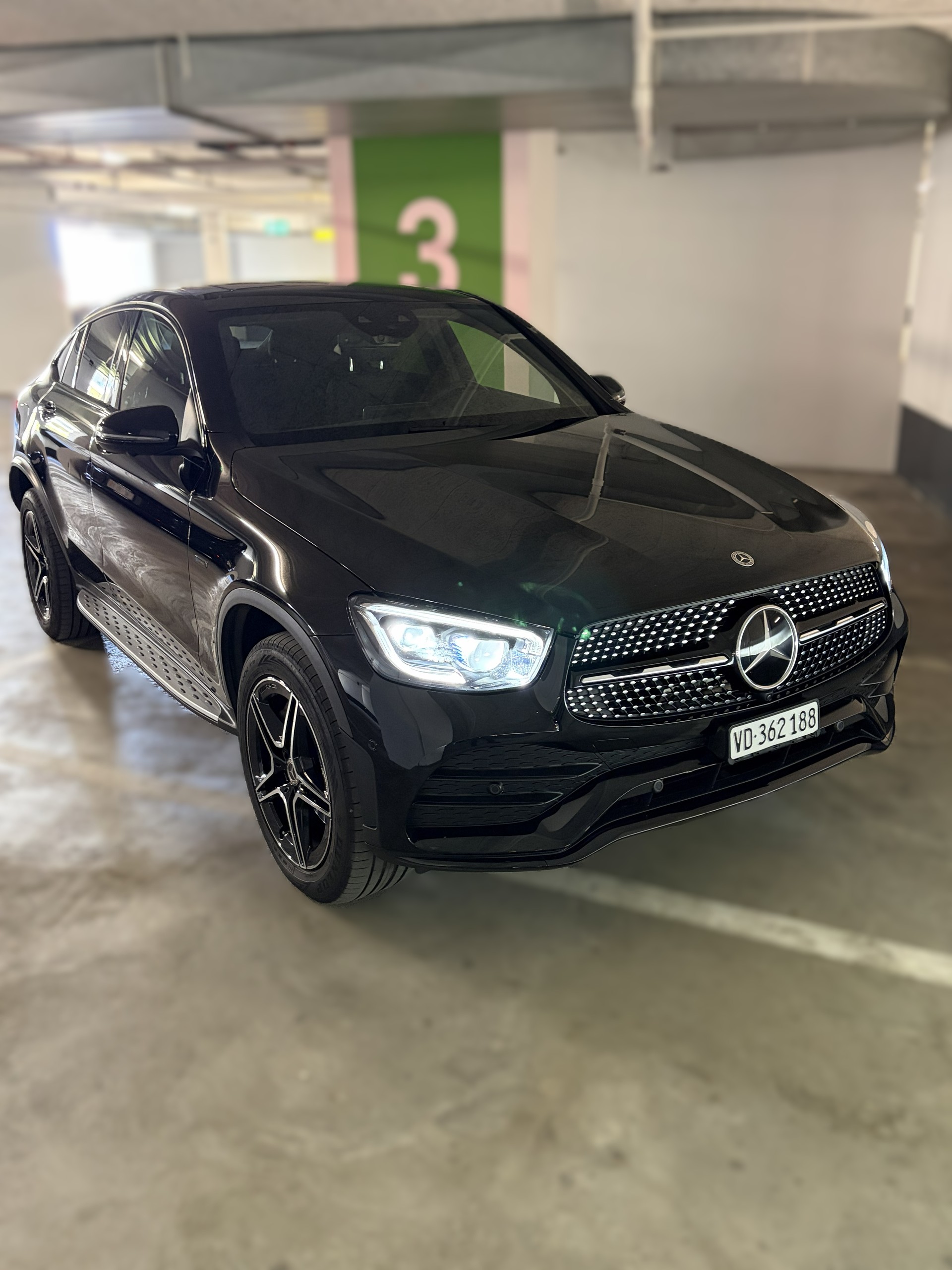 MERCEDES-BENZ GLC 300 e AMG Line 4m-image-18