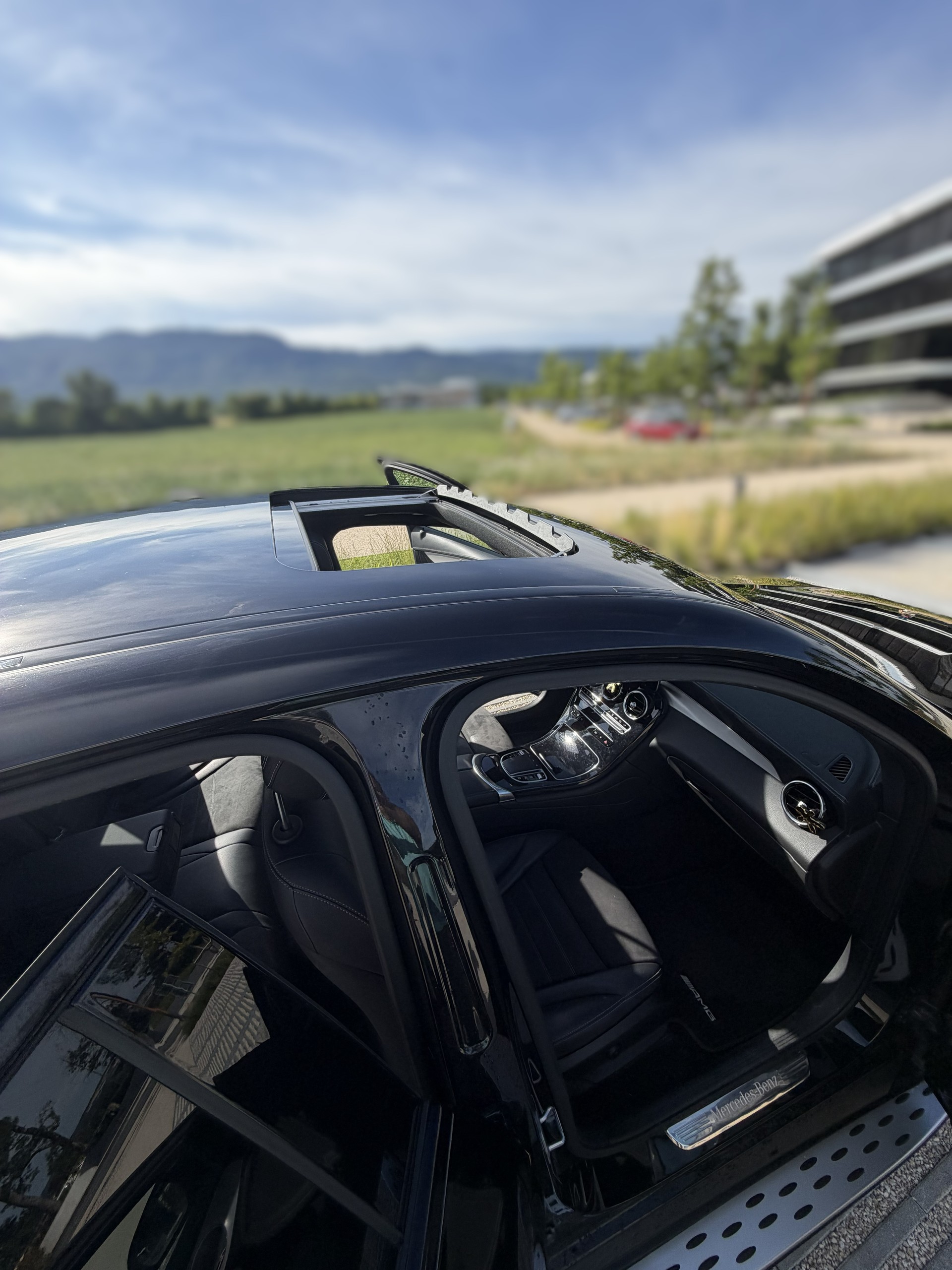 MERCEDES-BENZ GLC 300 e AMG Line 4m-image-10