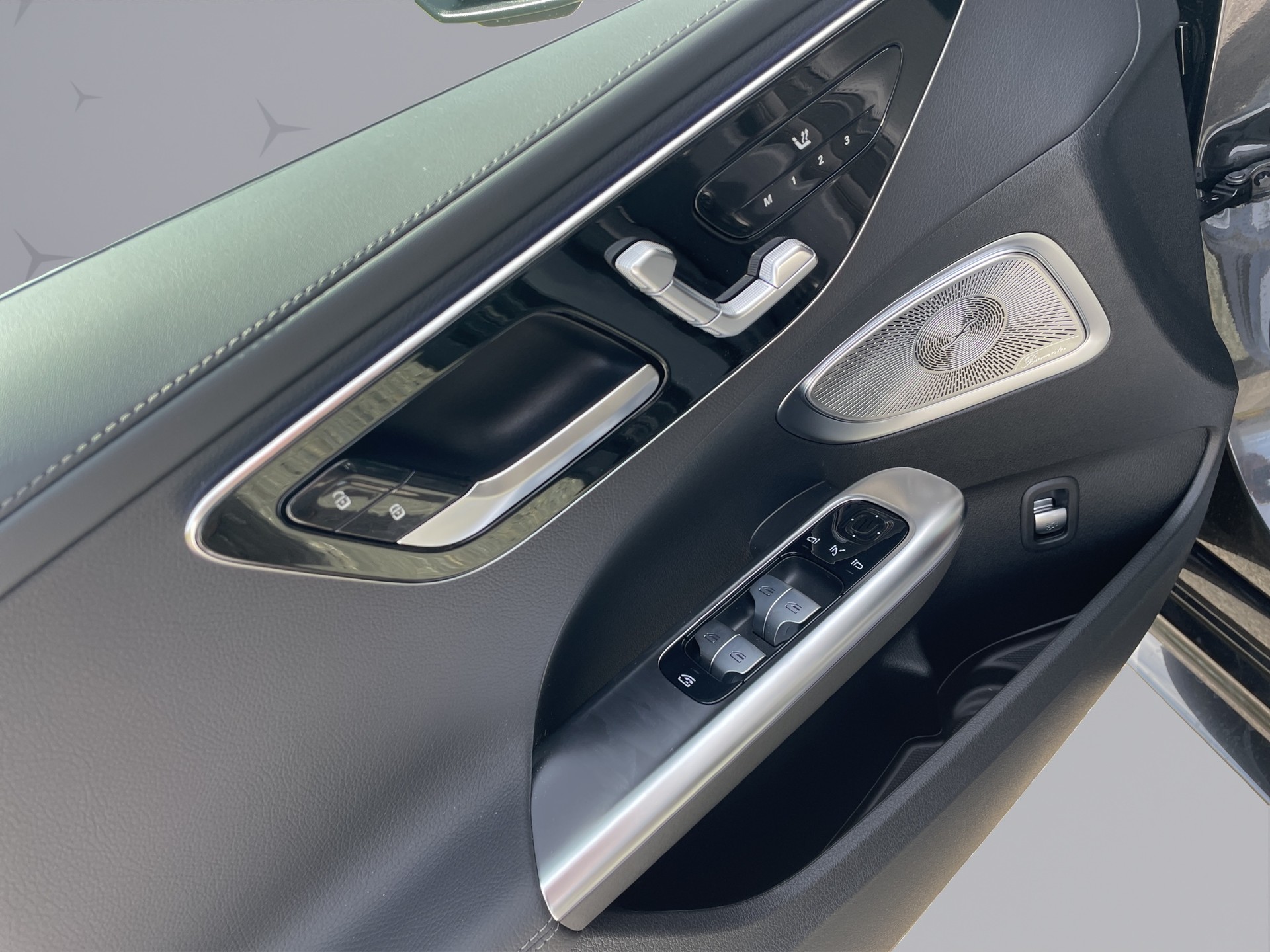 MERCEDES-BENZ C 220 d Swiss Star AMG Line 4matic Kombi-image-9