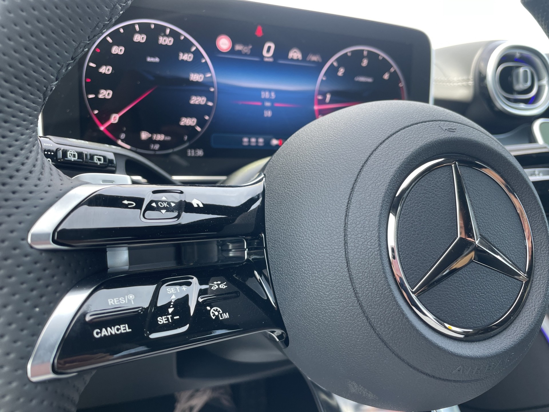 MERCEDES-BENZ C 220 d Swiss Star AMG Line 4matic Kombi-image-21
