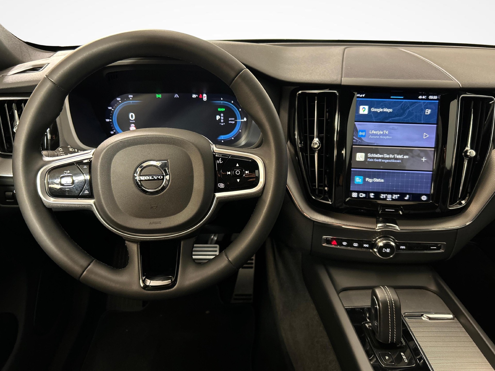 VOLVO XC60 2.0 T6 TE R-Design eAWD-image-6