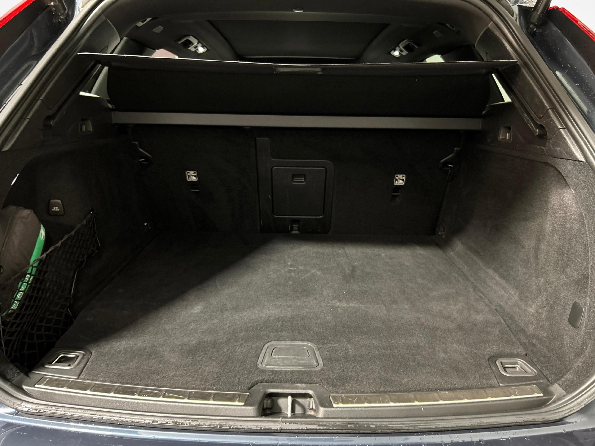VOLVO XC60 2.0 T6 TE R-Design eAWD-image-13