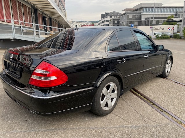 MERCEDES-BENZ E 280 Avangarde-image-5