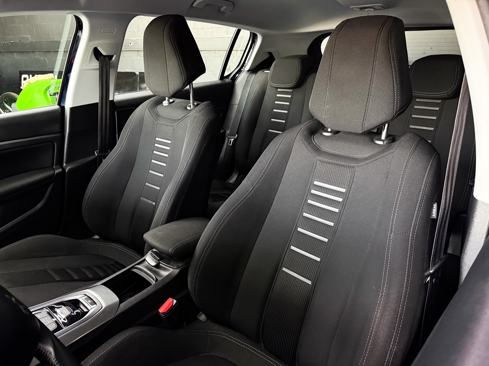 PEUGEOT 308 1.2 THP Automatic-image-18