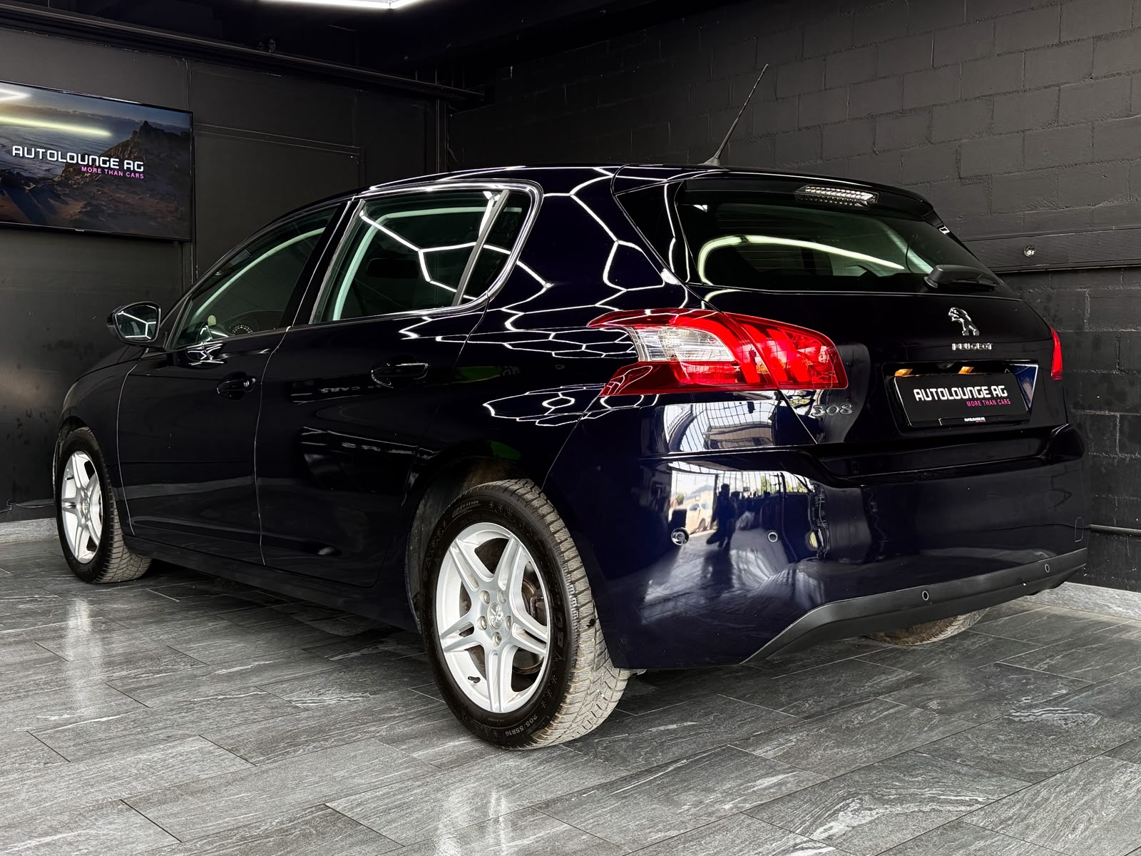 PEUGEOT 308 1.2 THP Automatic-image-4