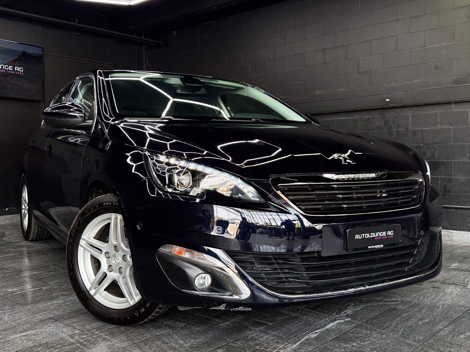 PEUGEOT 308 1.2 THP Automatic-image-0