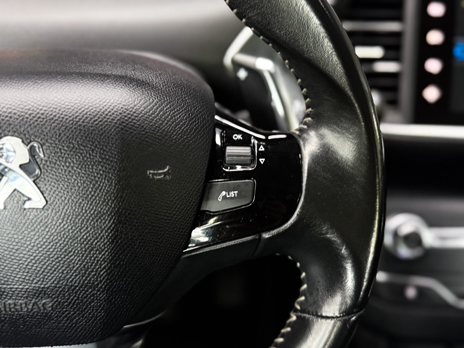 PEUGEOT 308 1.2 THP Automatic-image-12