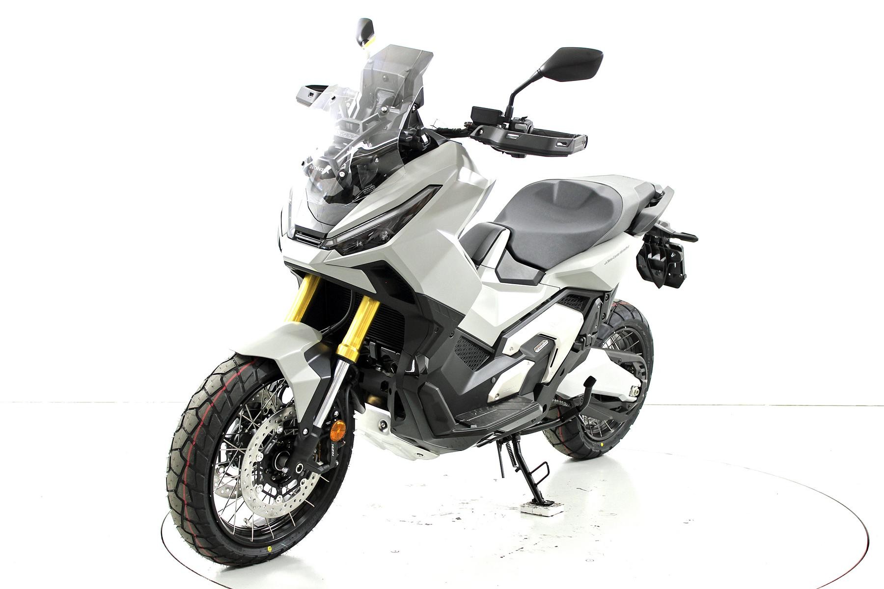 HONDA X-ADV 750 ABS-showroom-element-2