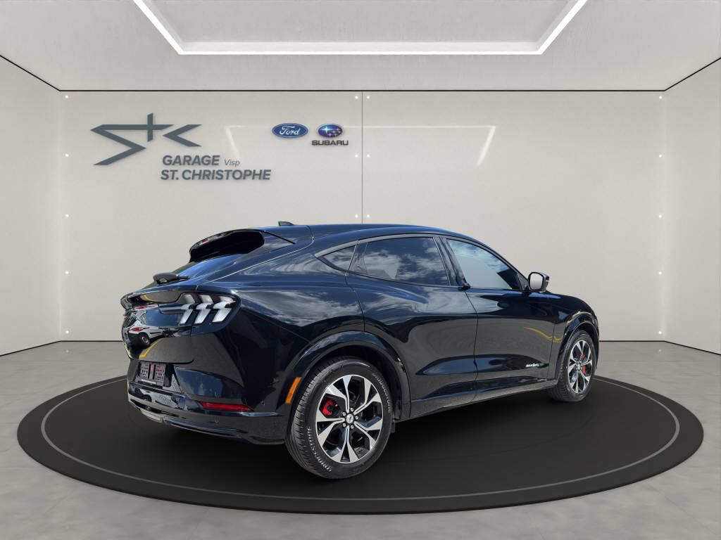 FORD Mustang Mach-E Extended AWD-image-4