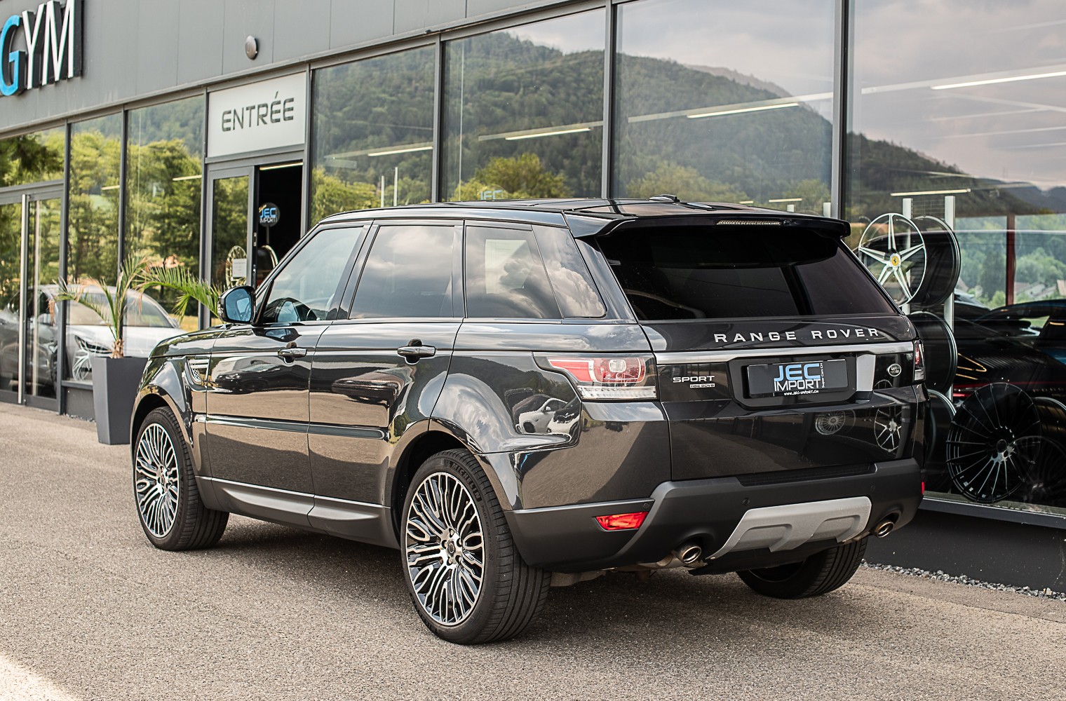 LAND ROVER RR Sport 4.4SDV8 HSE Dyn. Overfinch-showroom-element-3